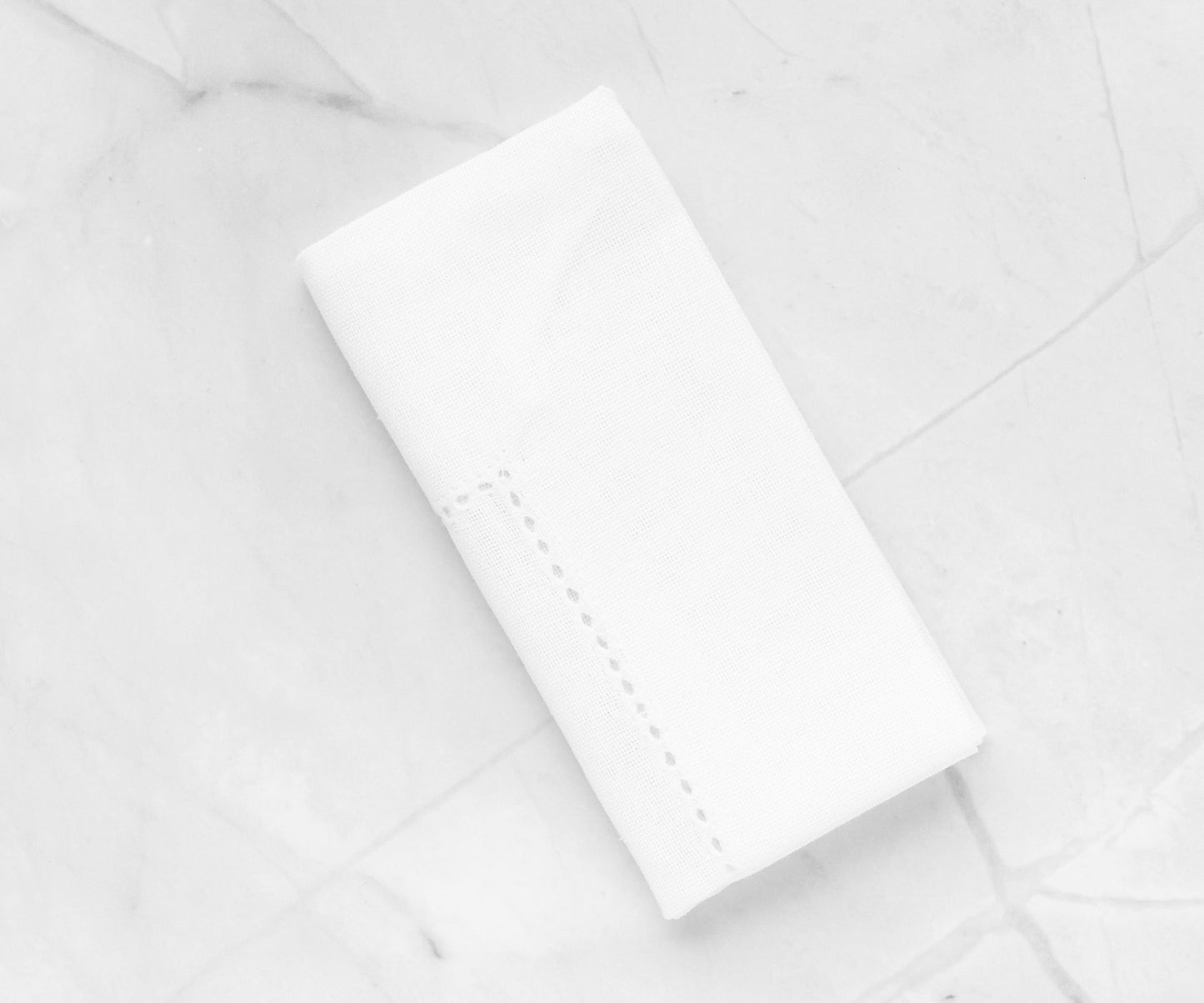 Servilletas blancas con dobladillo - 20 pulgadas