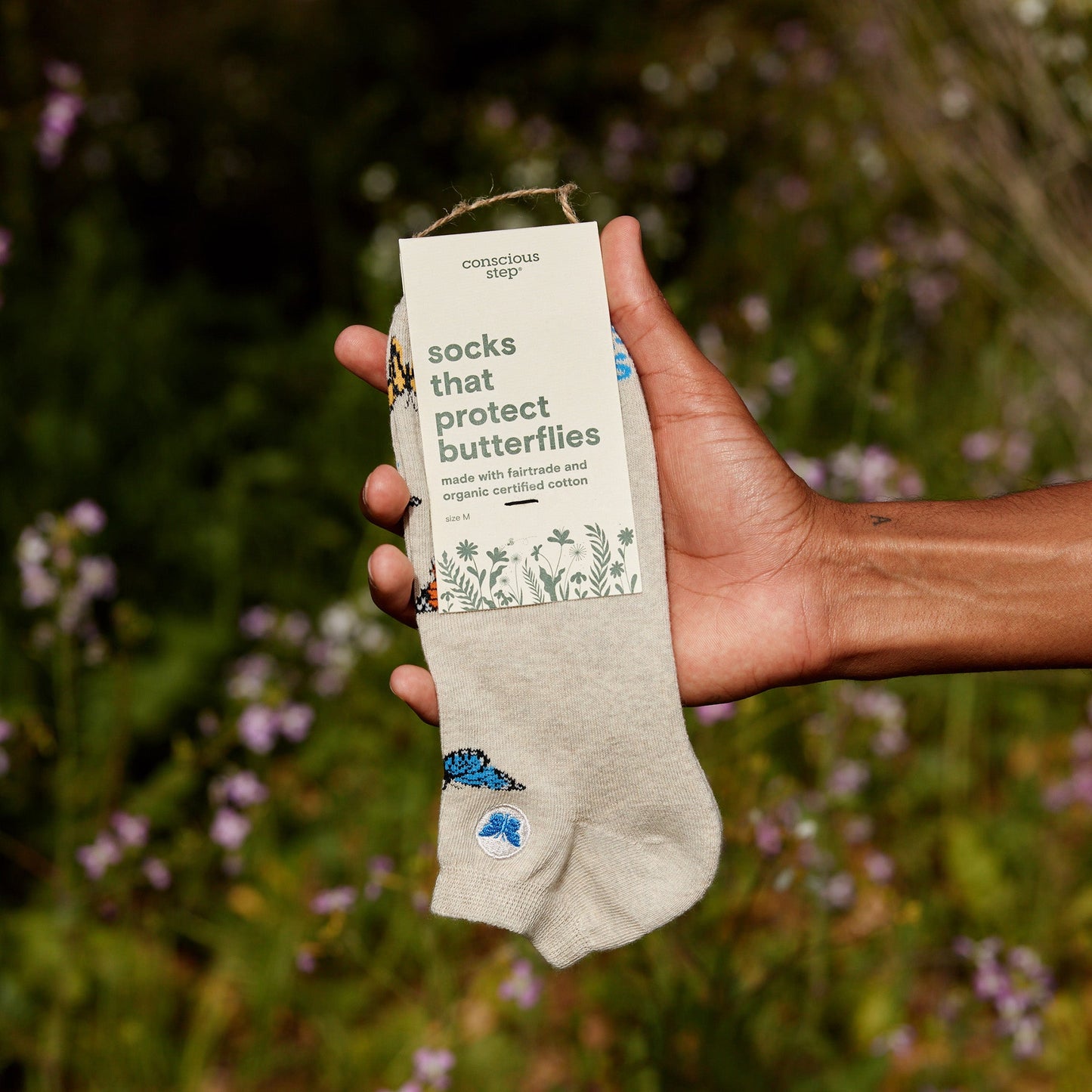 Calcetines que protegen a las mariposas