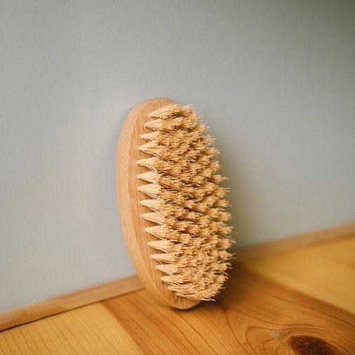 Cepillo de barba de bambú