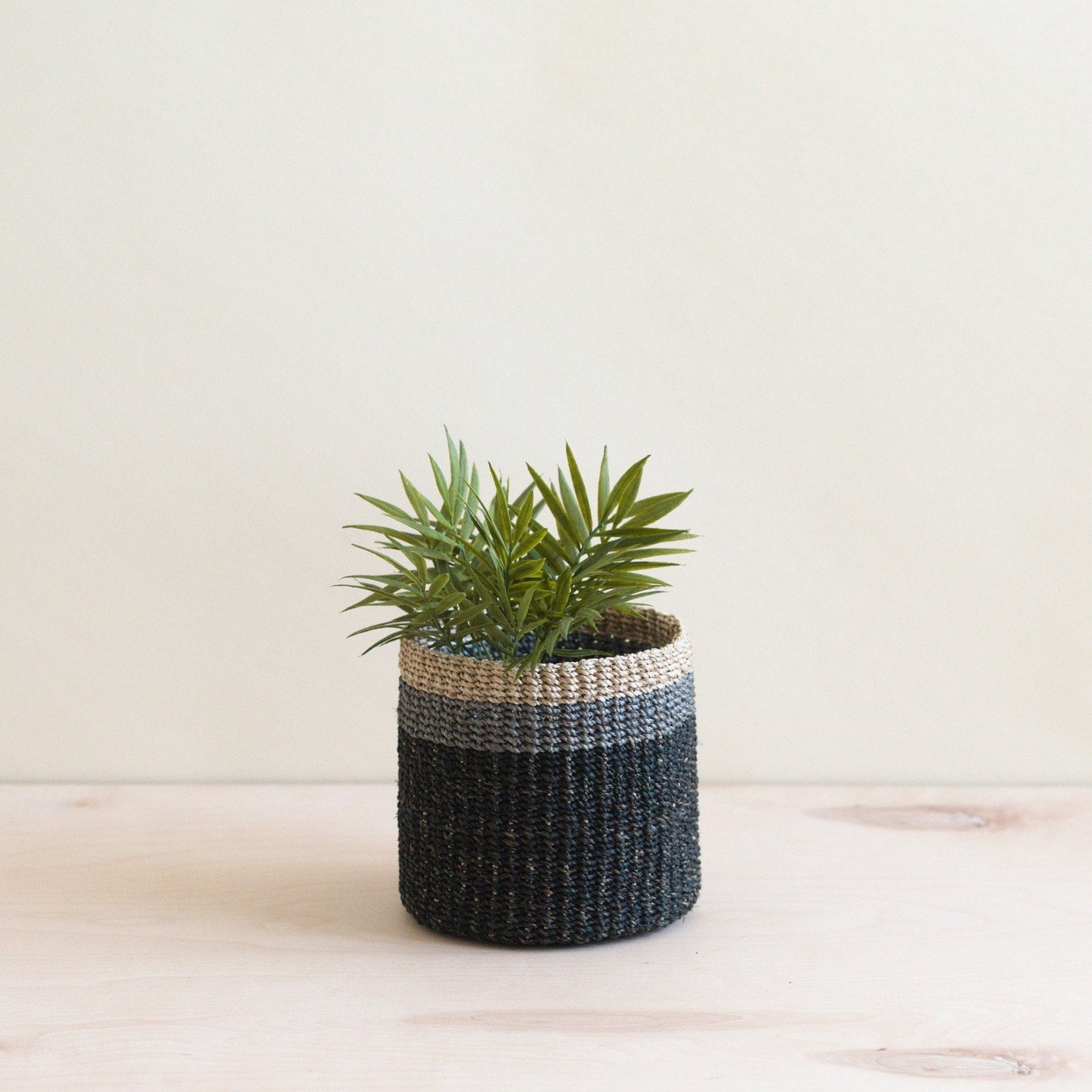 Mini cesta de mesa negra - Cestas hechas a mano | LIKHÂ