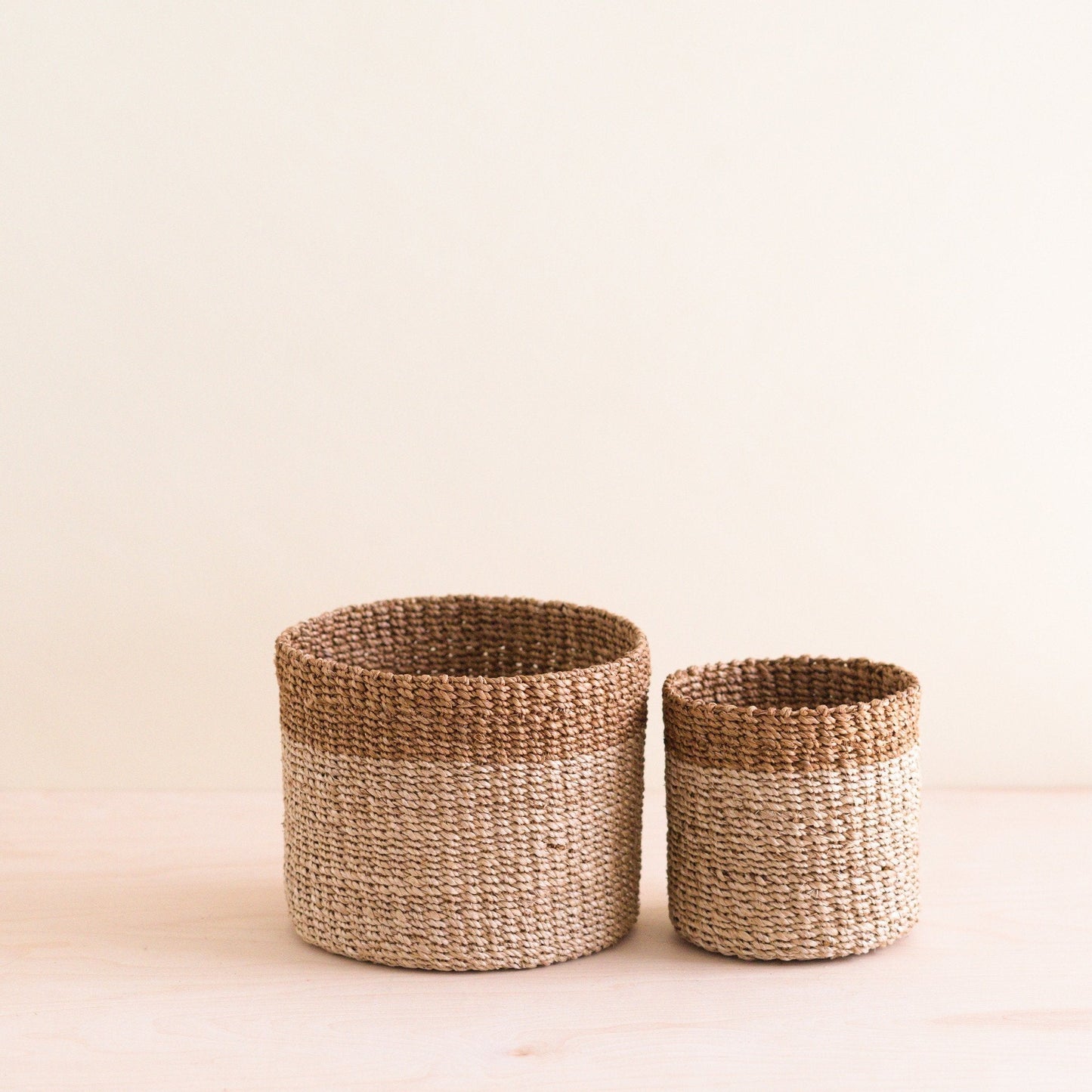 Juego de 2 cestas de mimbre de mesa en tonos naturales y marrones | LIKH
