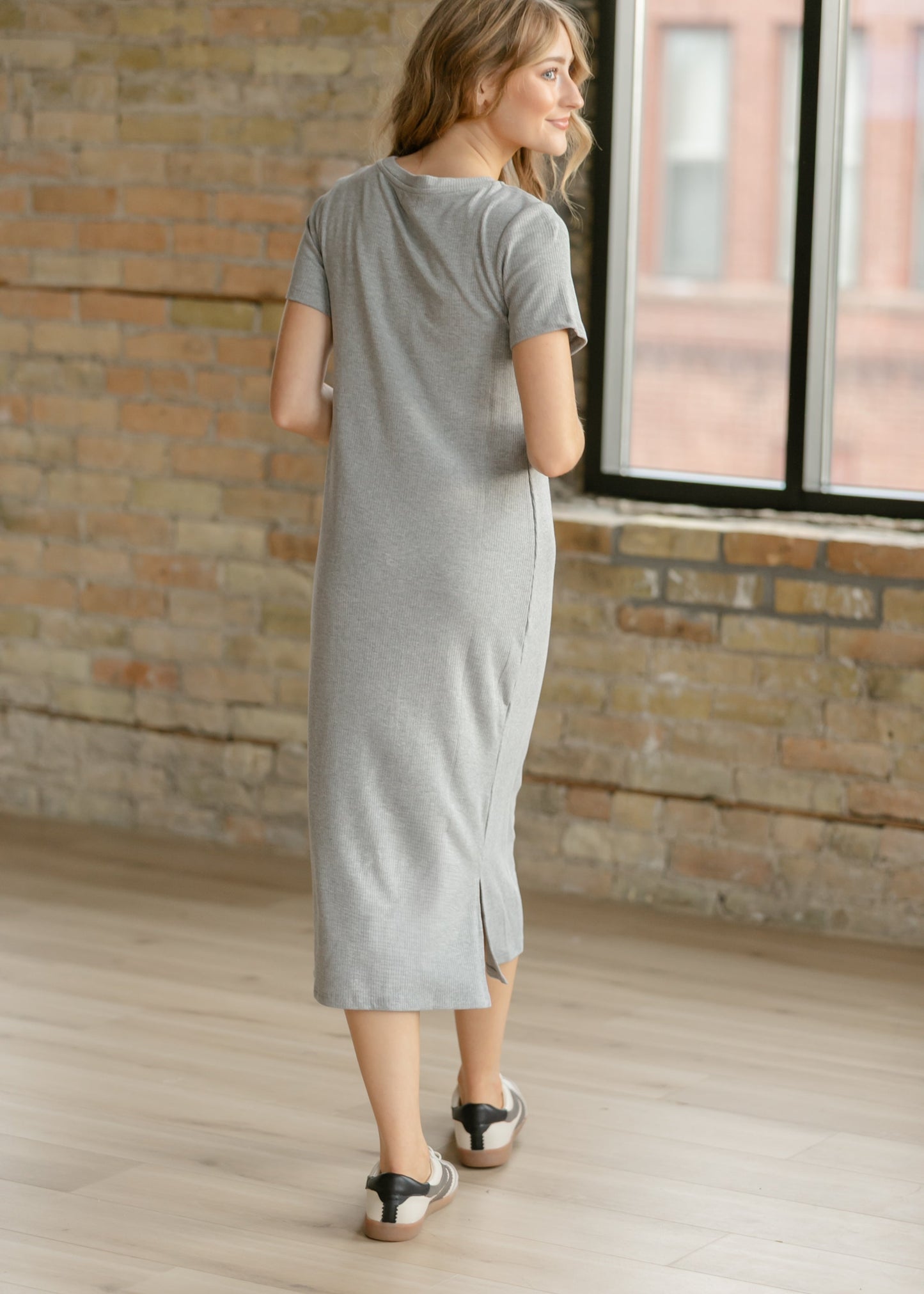 Vestido camiseta Baylor gris acanalado