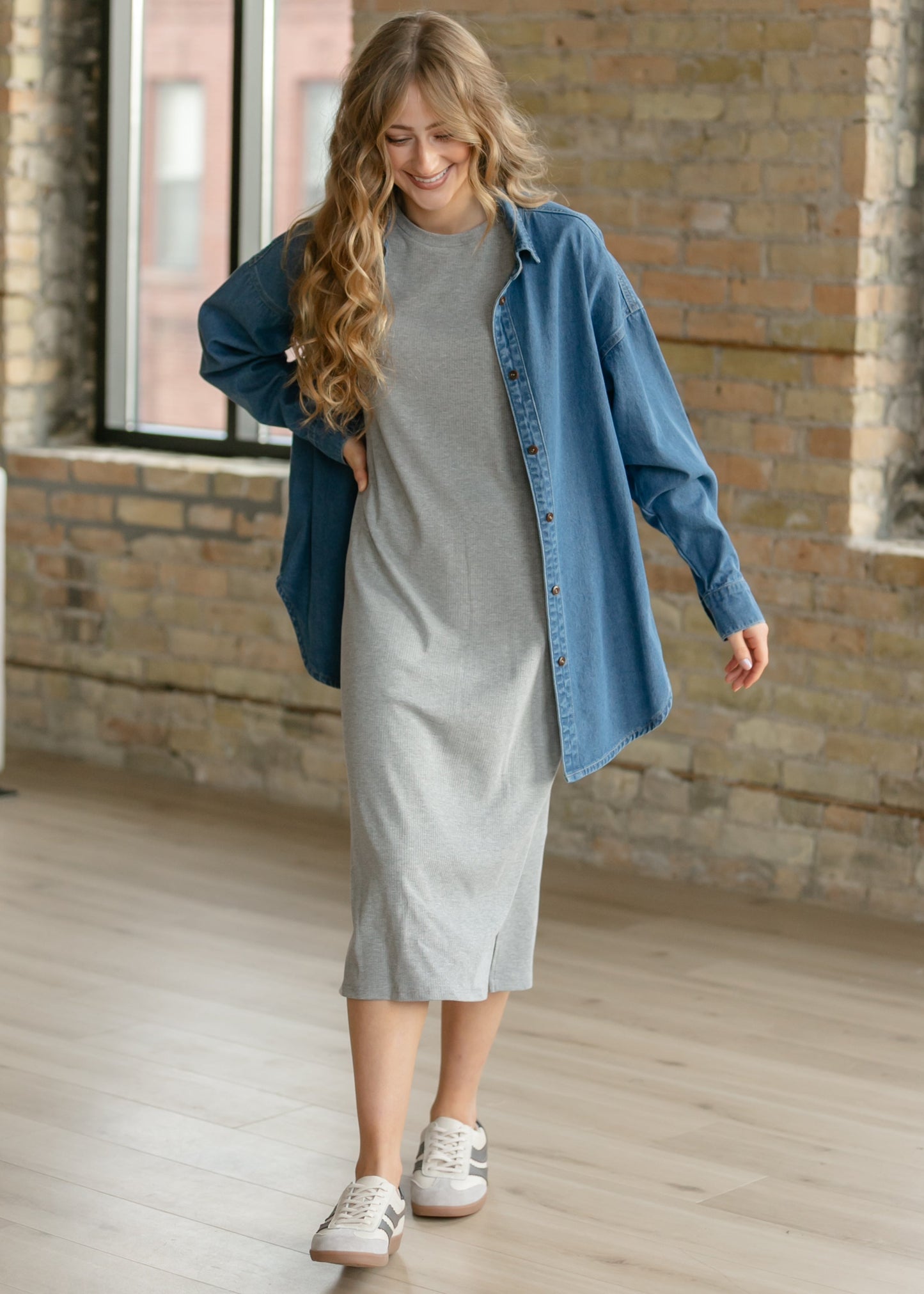 Vestido camiseta Baylor gris acanalado