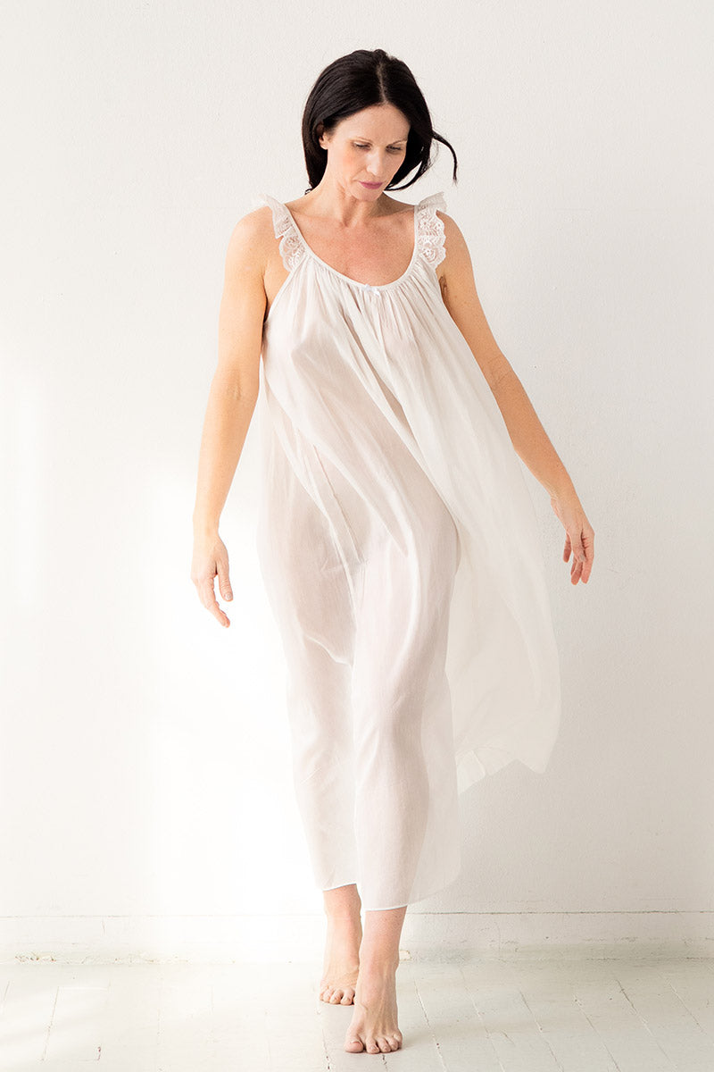 Betty Curve Long Gown