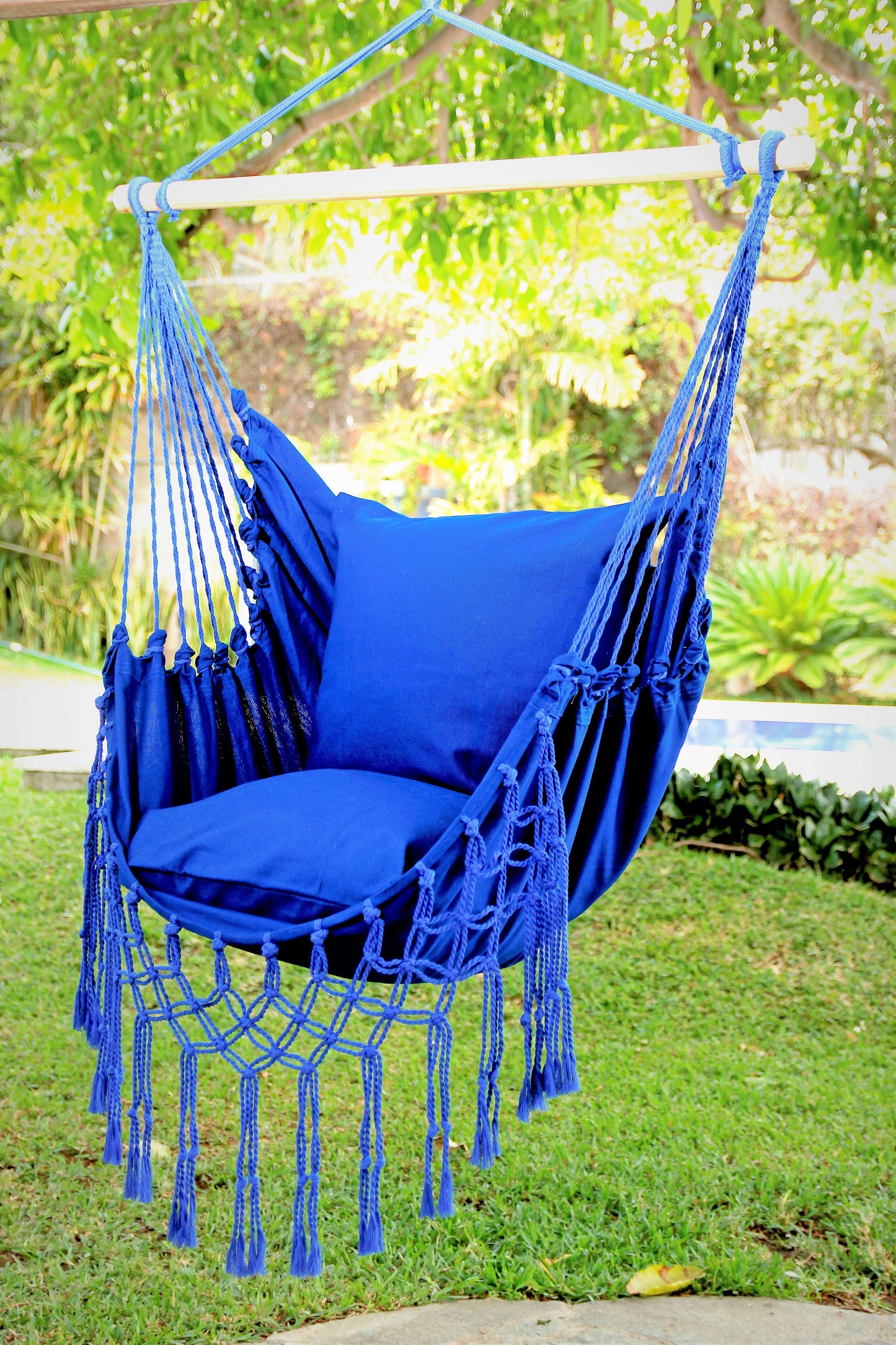 Silla colgante tipo hamaca de macramé azul | SERENA