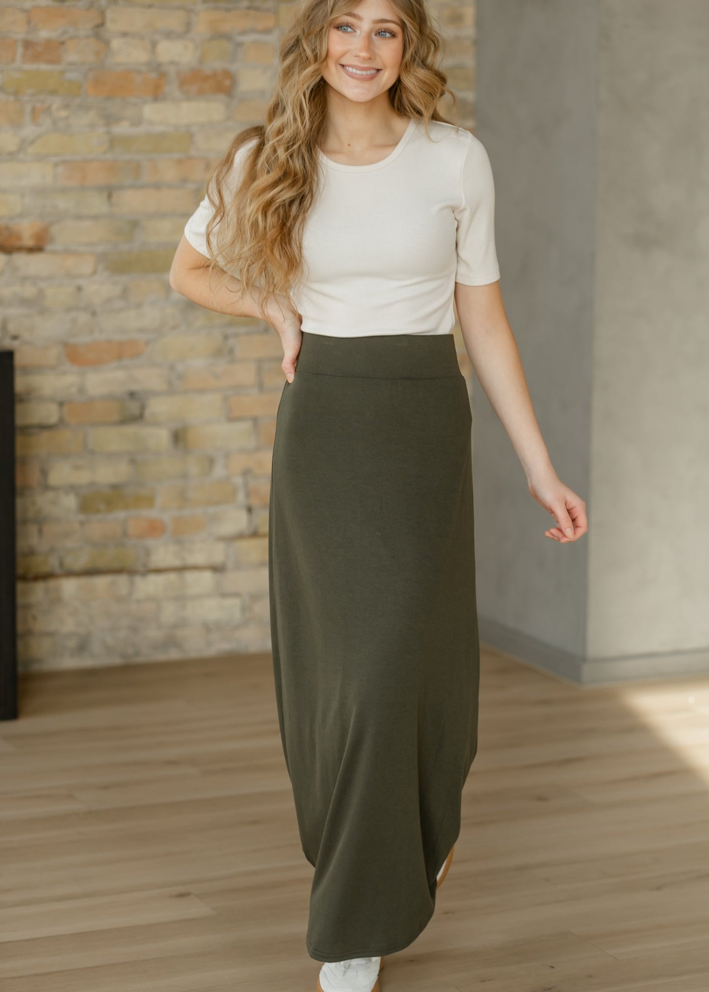 Falda maxi Clarise Olive de punto premium