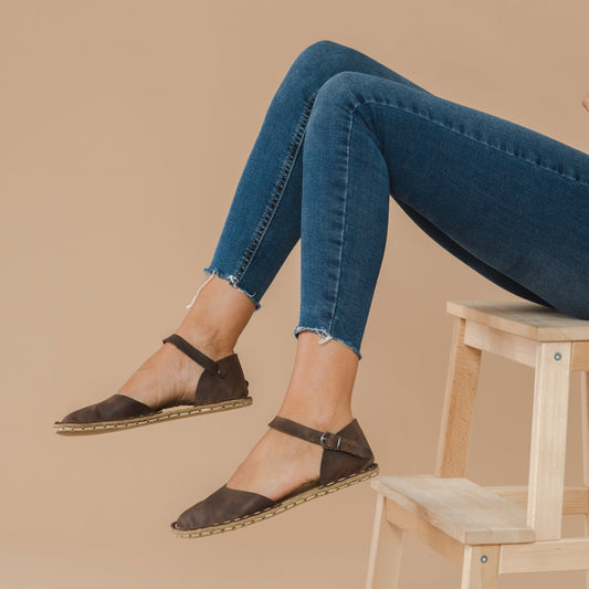 Sandalias descalzas color café