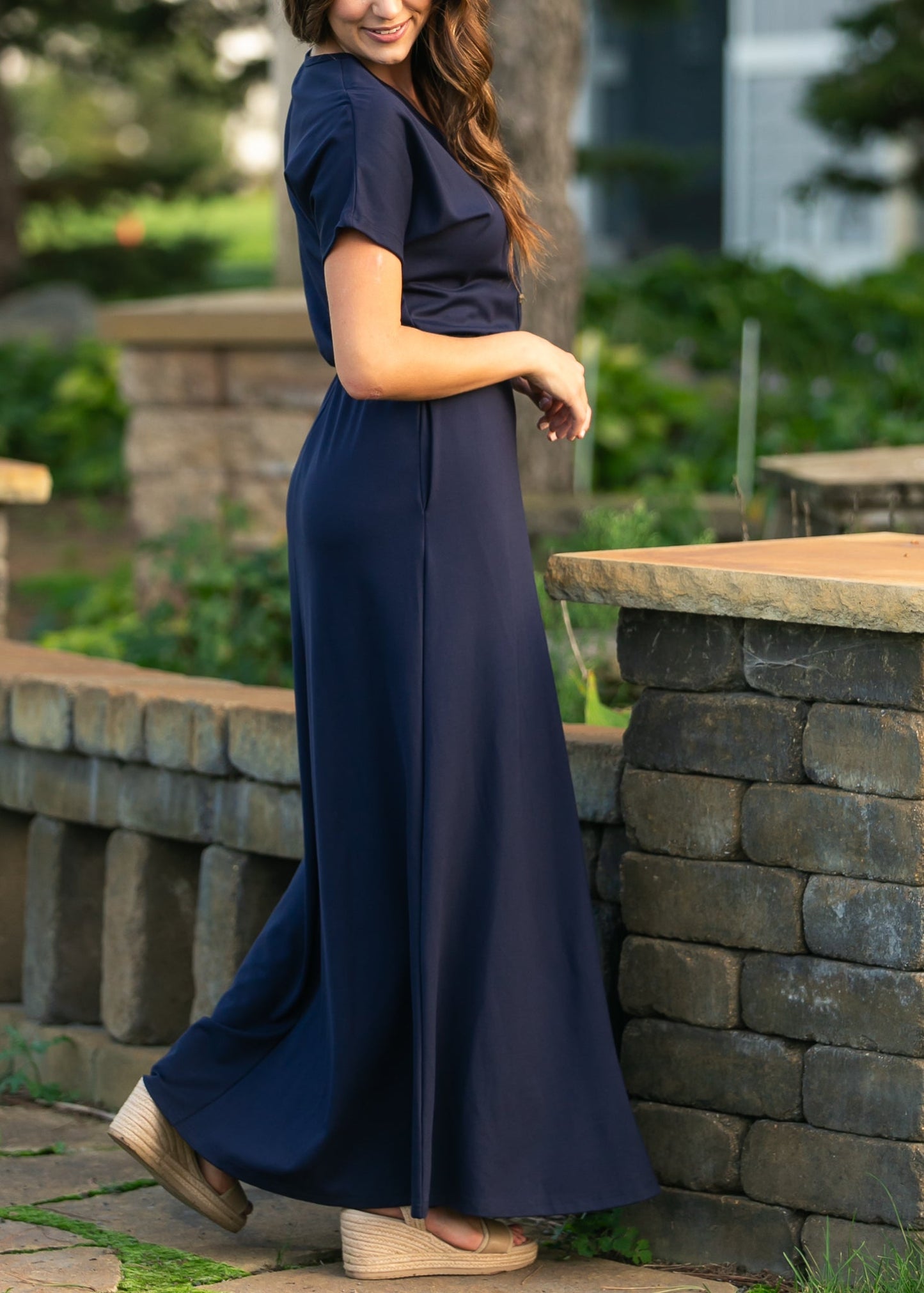 Vestido maxi Ella Navy con cintura ceñida