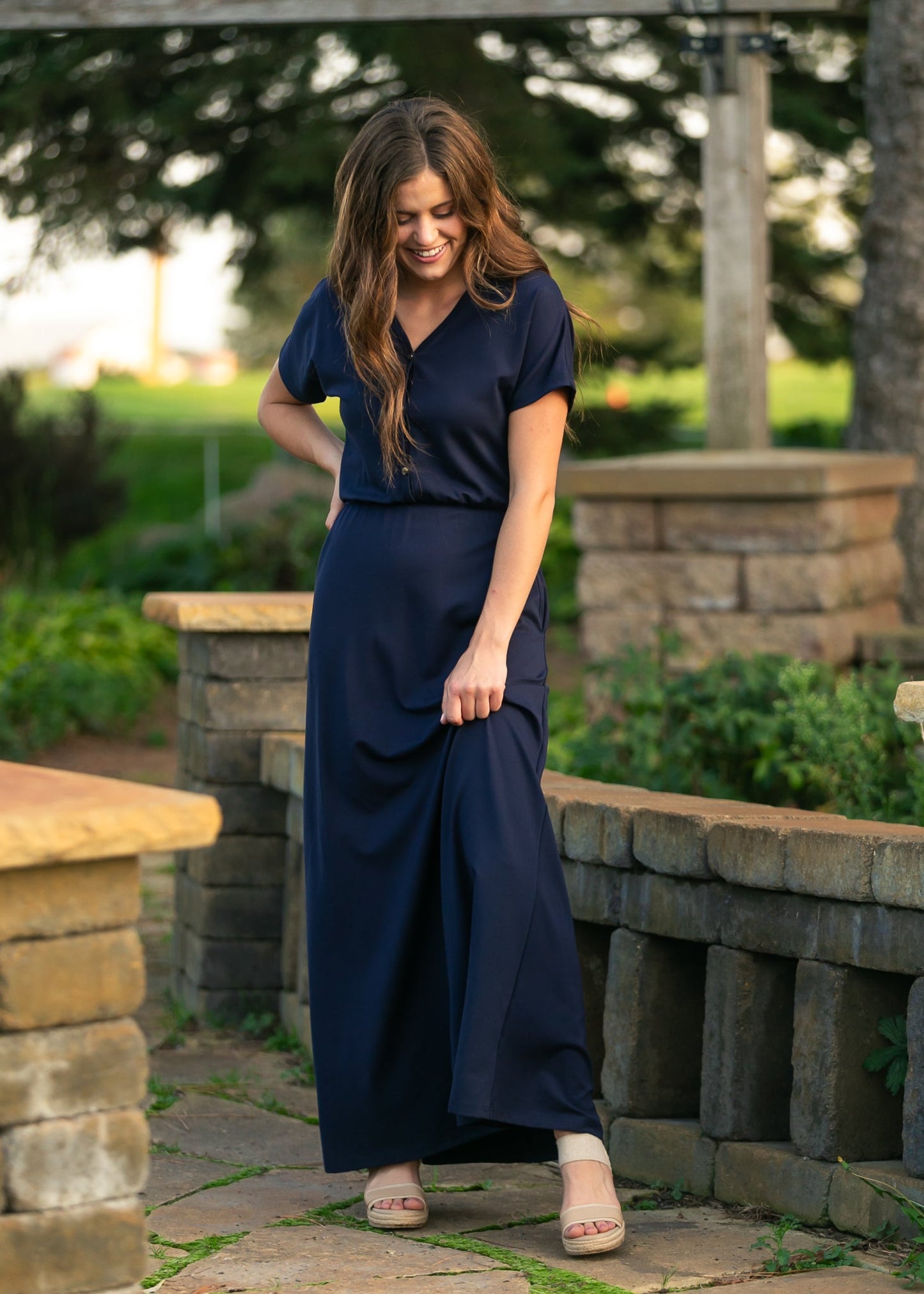 Vestido maxi Ella Navy con cintura ceñida
