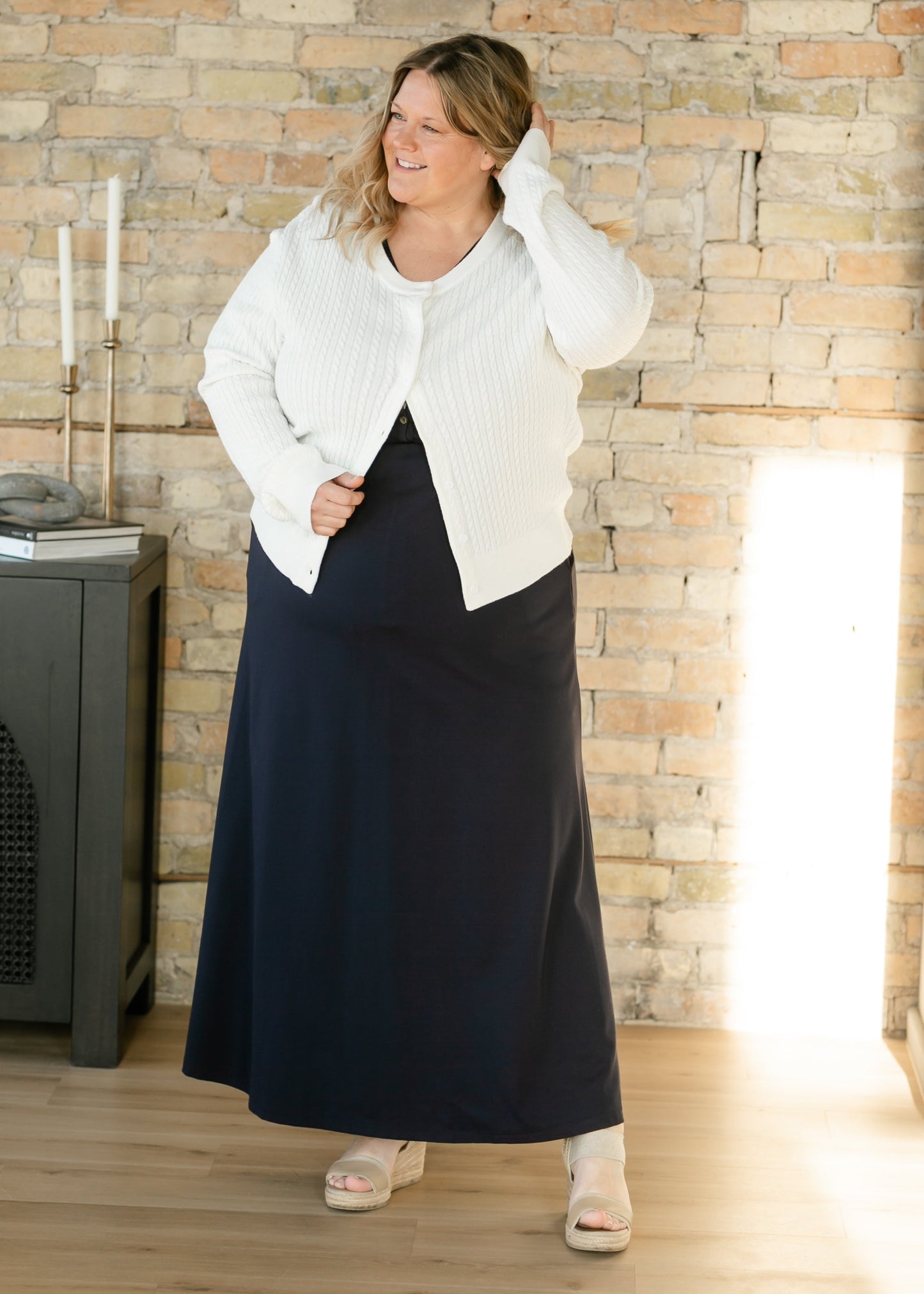 Vestido maxi Ella Navy con cintura ceñida