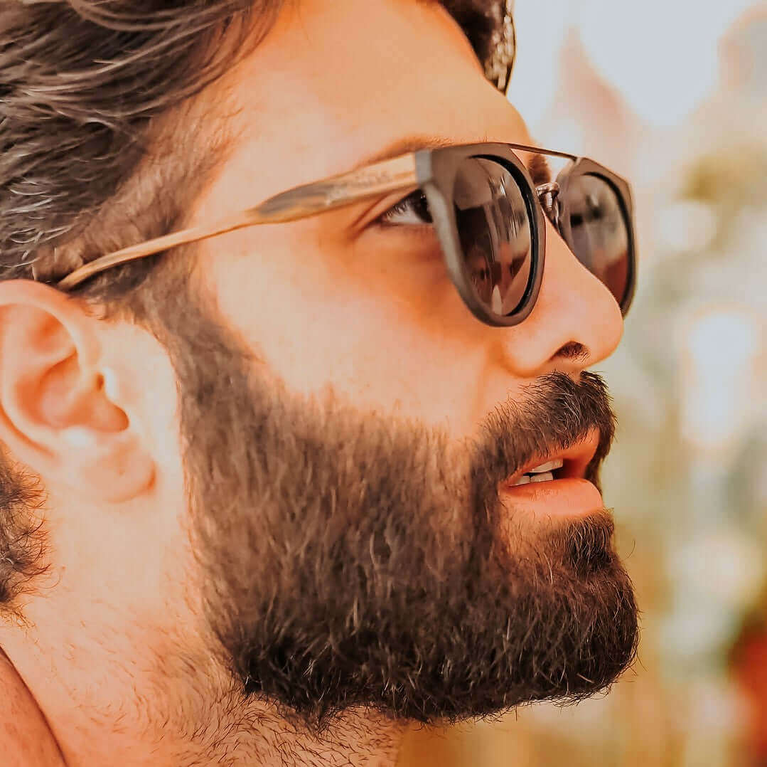 Las gafas de sol de madera Shiva