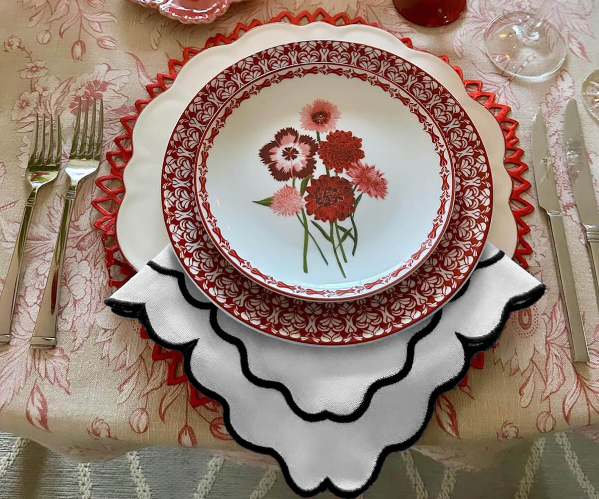 Black Scalloped Napkins