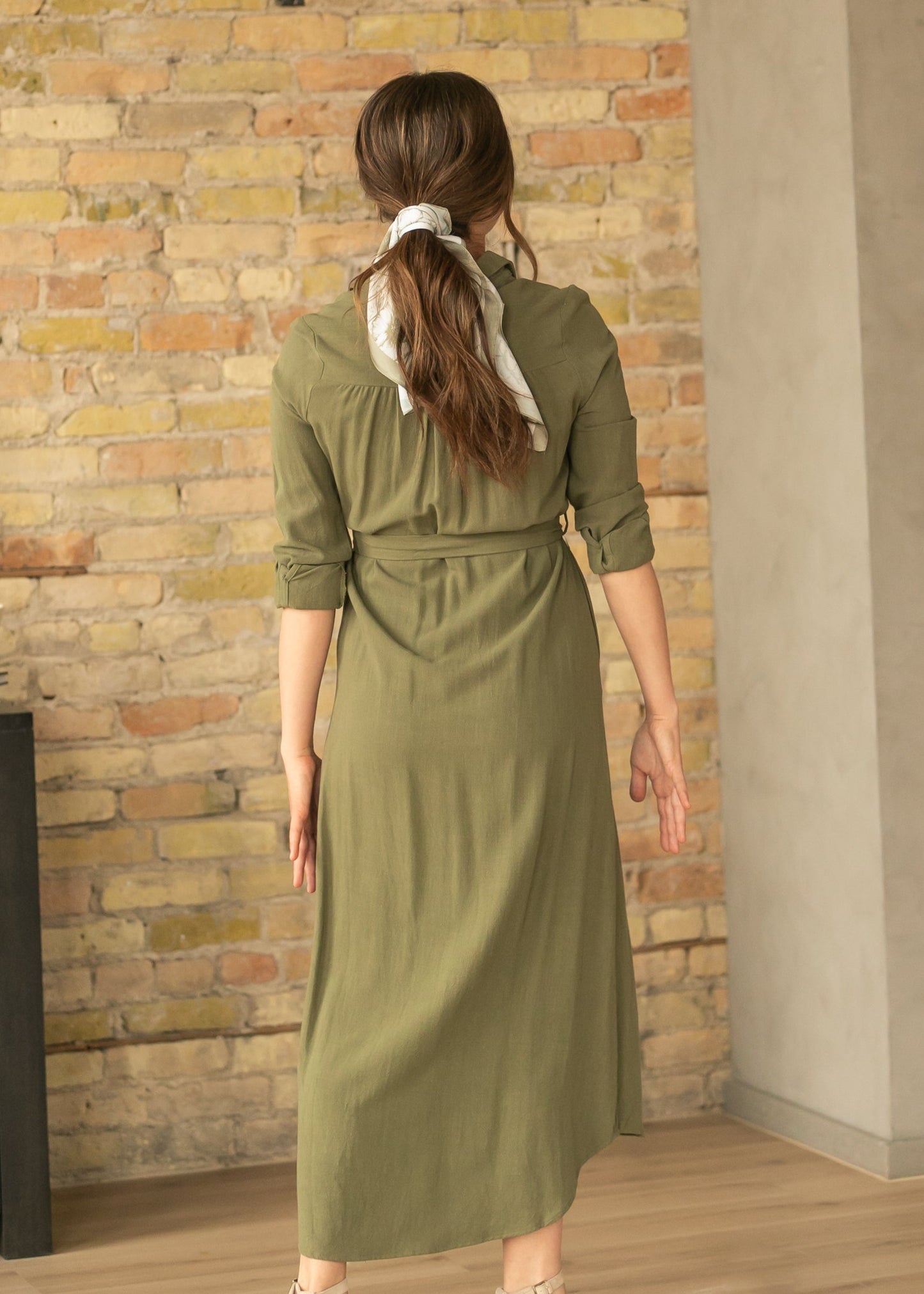 Vestido camisa de lino de manga larga Essential Olive - VENTA FINAL