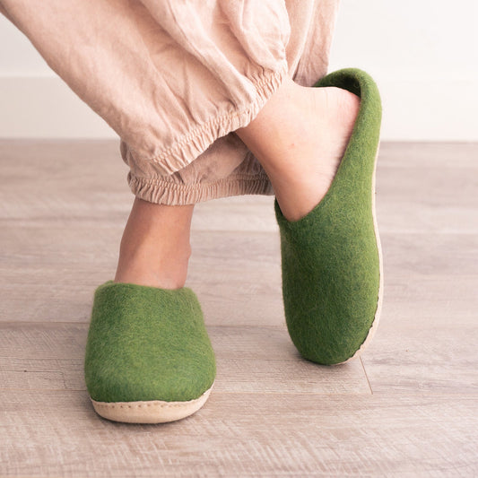 Verde bosque | Pantuflas de lujo de lana merino orgánica