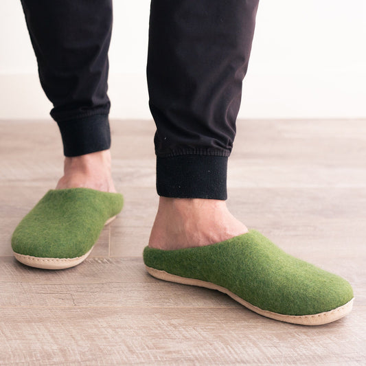 Verde bosque | Pantuflas de lana merino orgánica para hombre