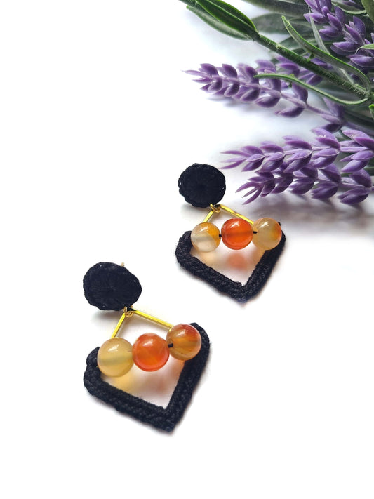 Pendientes de oro y cornalina negra