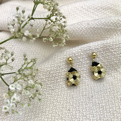 Pendientes de flores de Keya