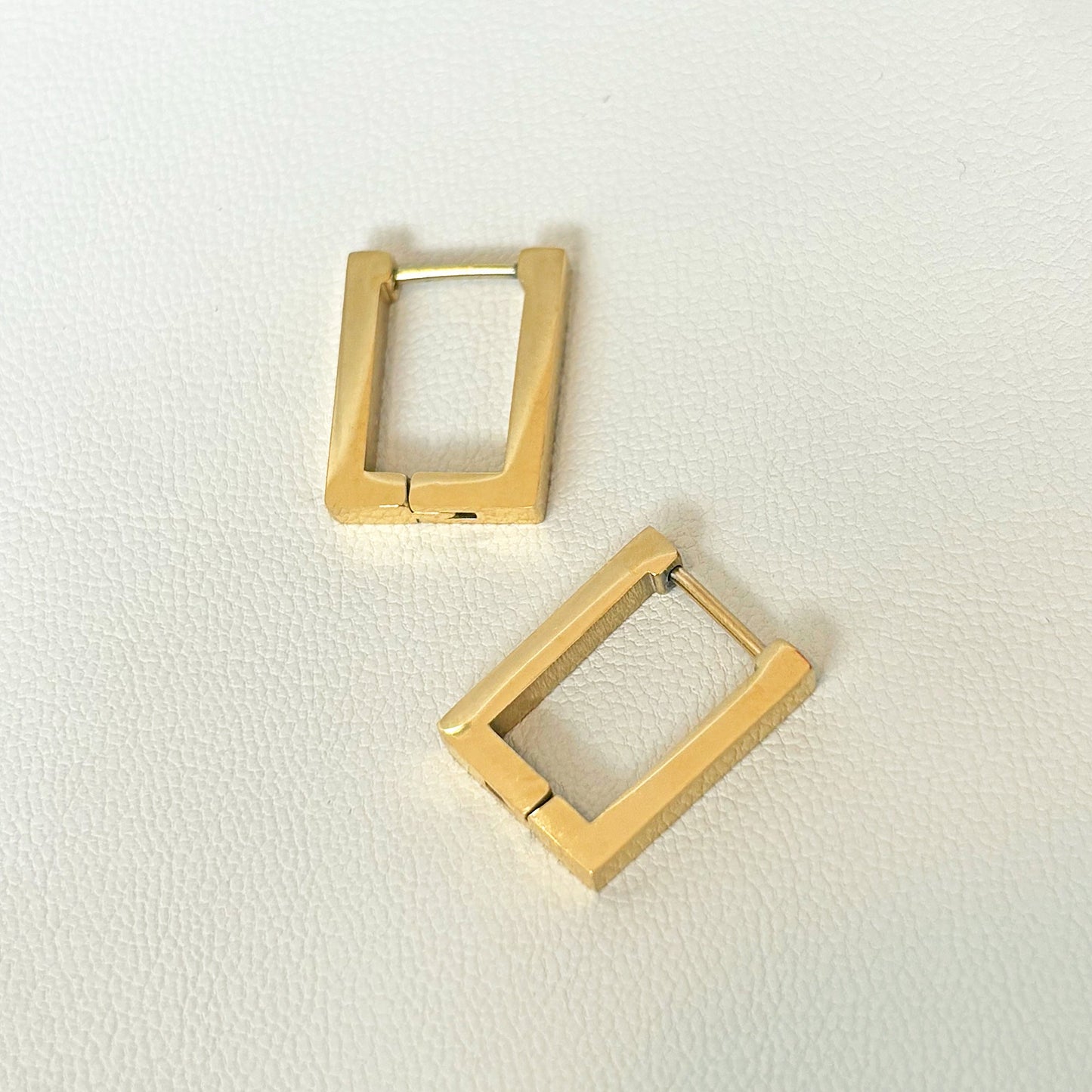 PENDIENTES RECTANGULARES DE ORO ELODIE
