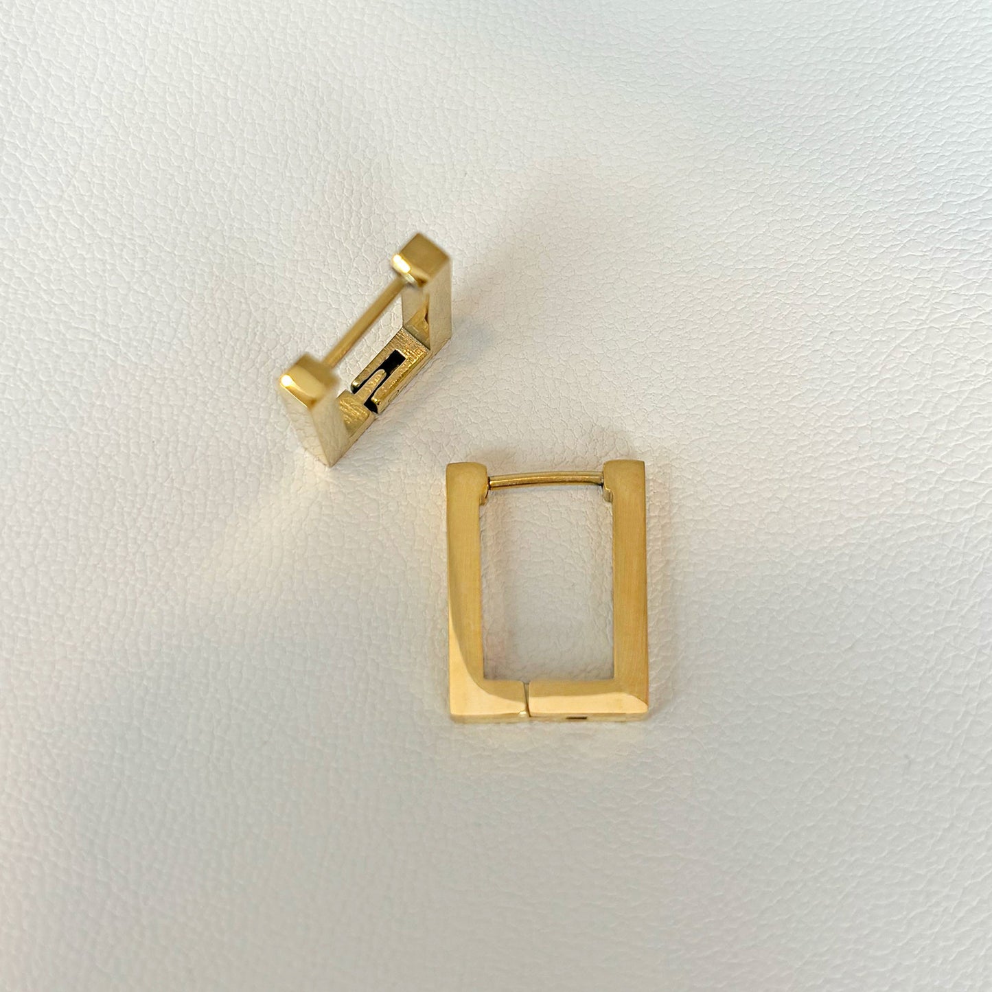 PENDIENTES RECTANGULARES DE ORO ELODIE