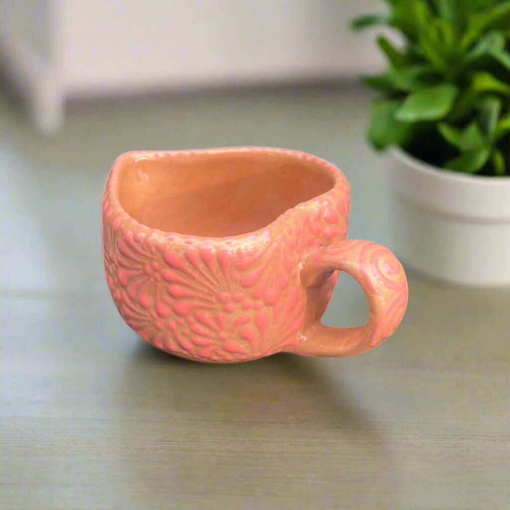 Taza de Talavera con forma de corazón | Taza de café mexicana rosa pintada a mano