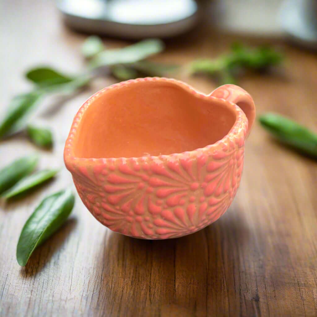 Taza de Talavera con forma de corazón | Taza de café mexicana rosa pintada a mano