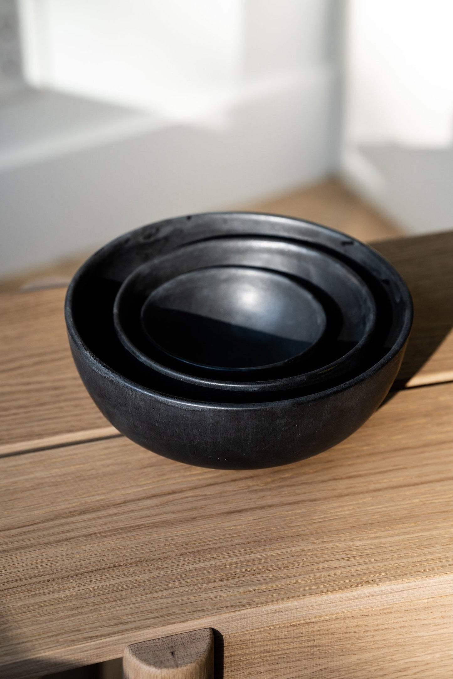 Cuenco para servir ensalada de gres negro mate