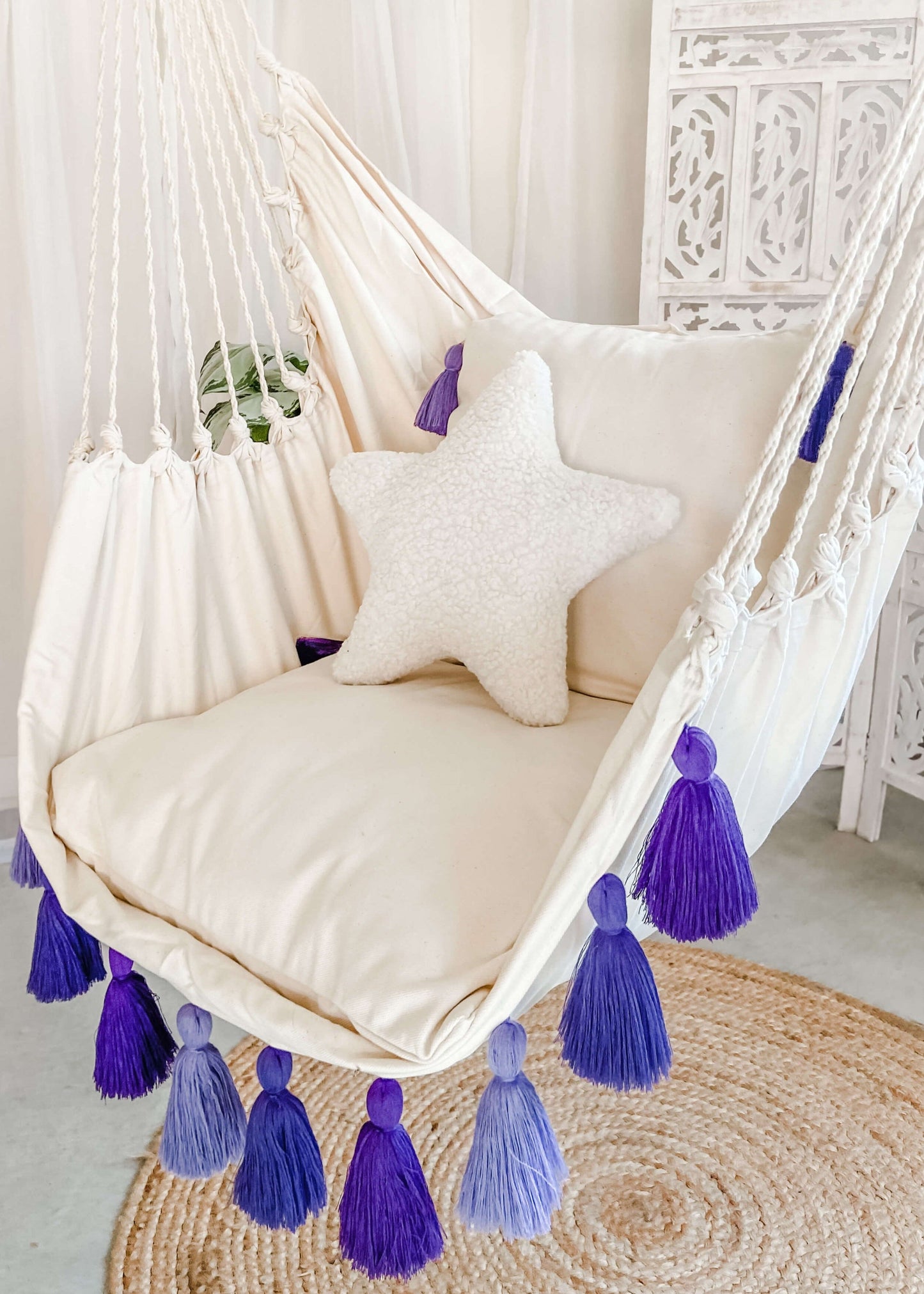 Silla hamaca colgante estilo boho morado con borlas | LILY