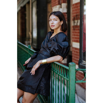 Lusso Wrap Dress in Black – Timeless Fit