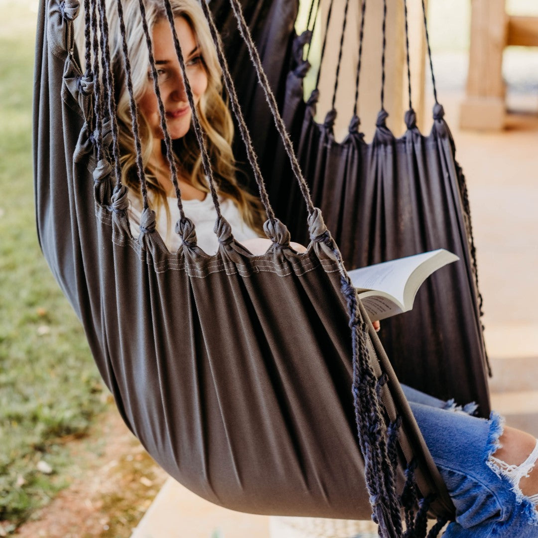 Silla hamaca colgante de macramé estilo boho gris | SERENA