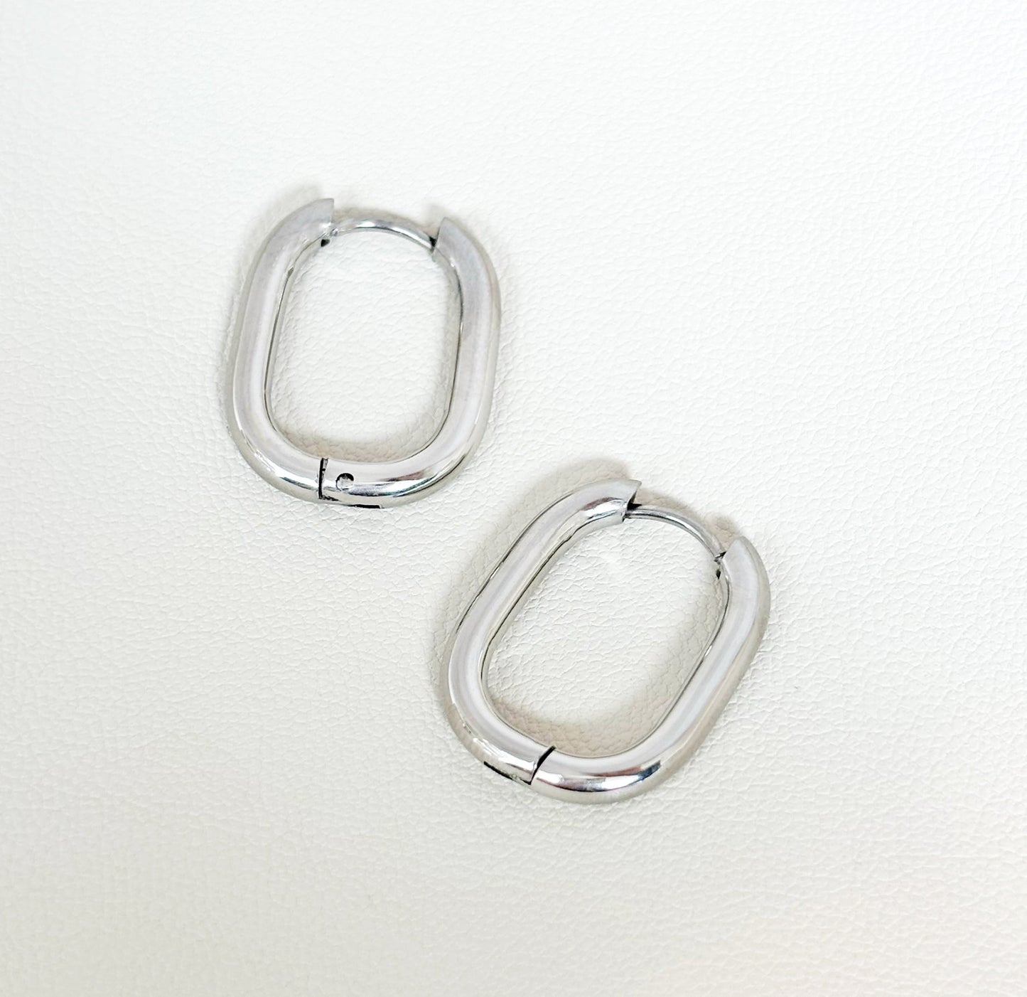 FIONA - PENDIENTES DE ARO OVALADOS DE PLATA