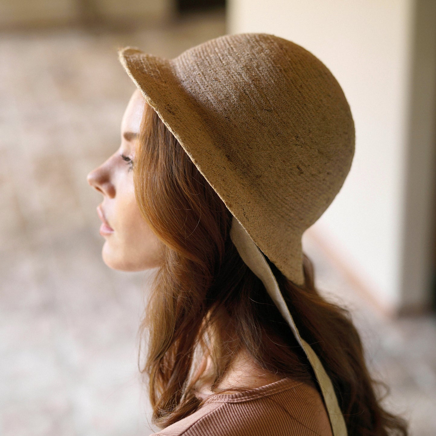 Sombrero de paja de yute NALA Safari, en color nude
