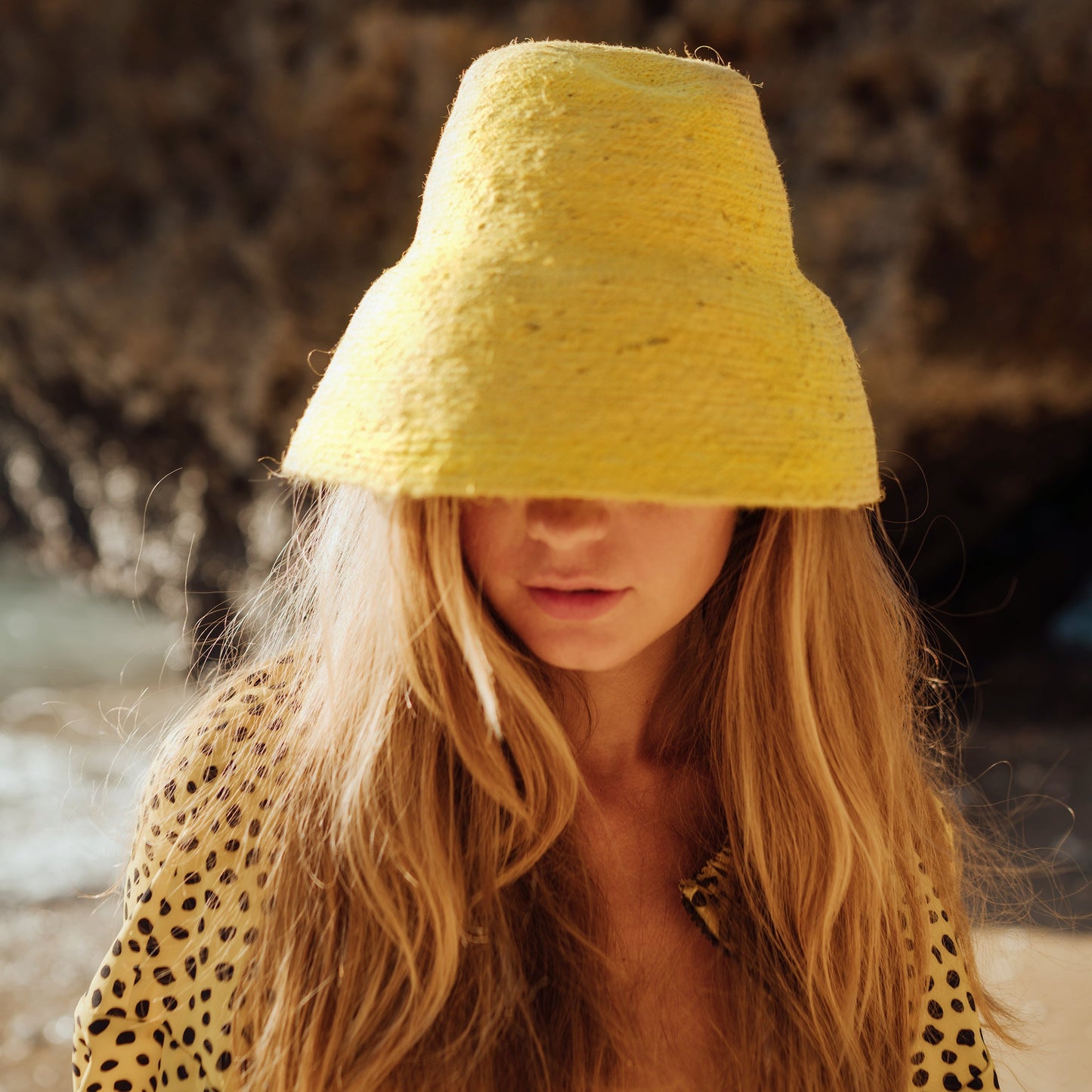 Sombrero clochet de paja yute NAOMI en amarillo