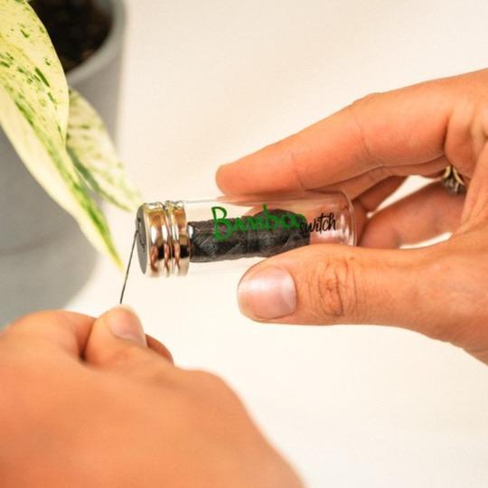 Bamboo Charcoal Floss in Glass Container Total