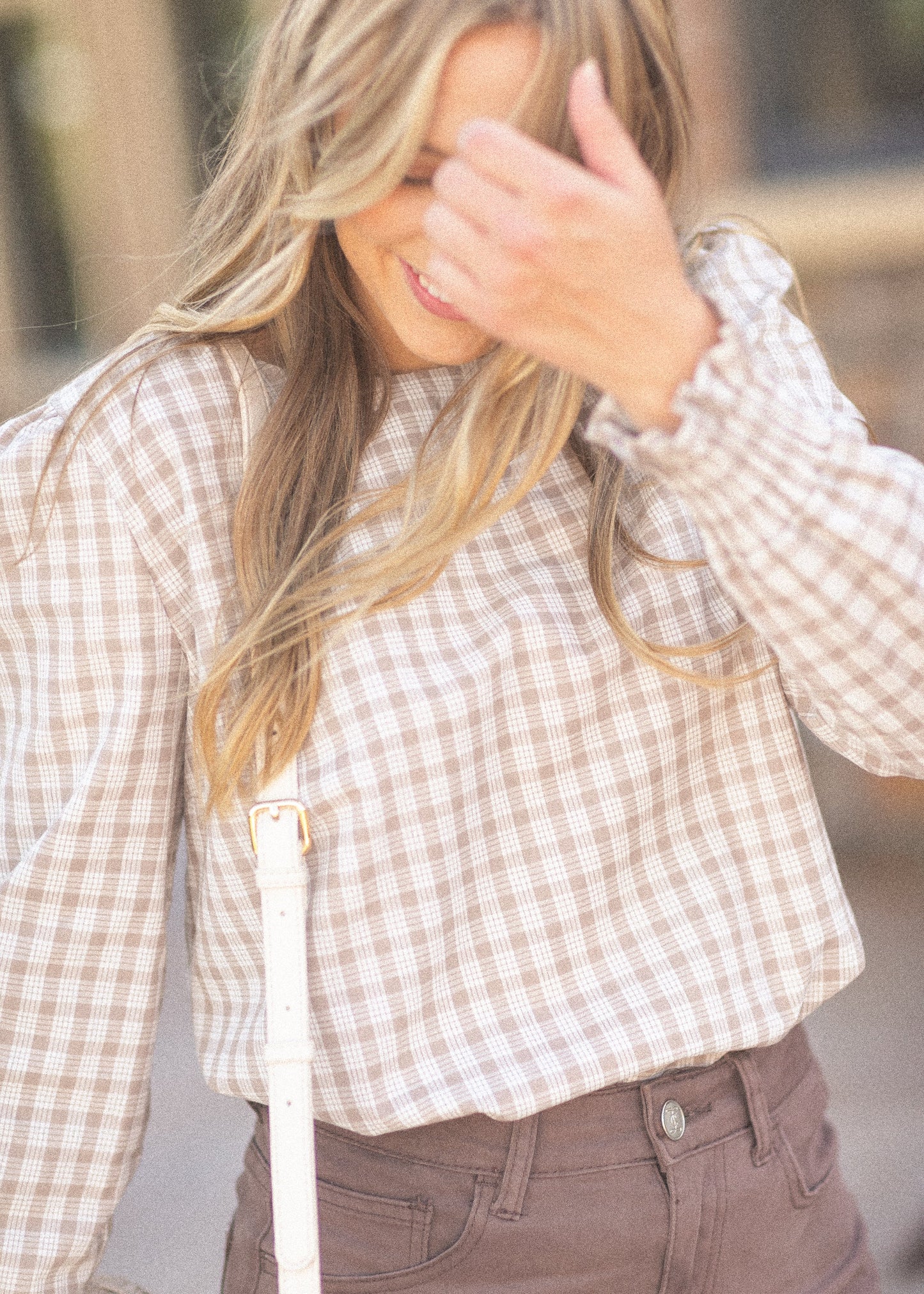 blusa Blake con mangas fruncidas
