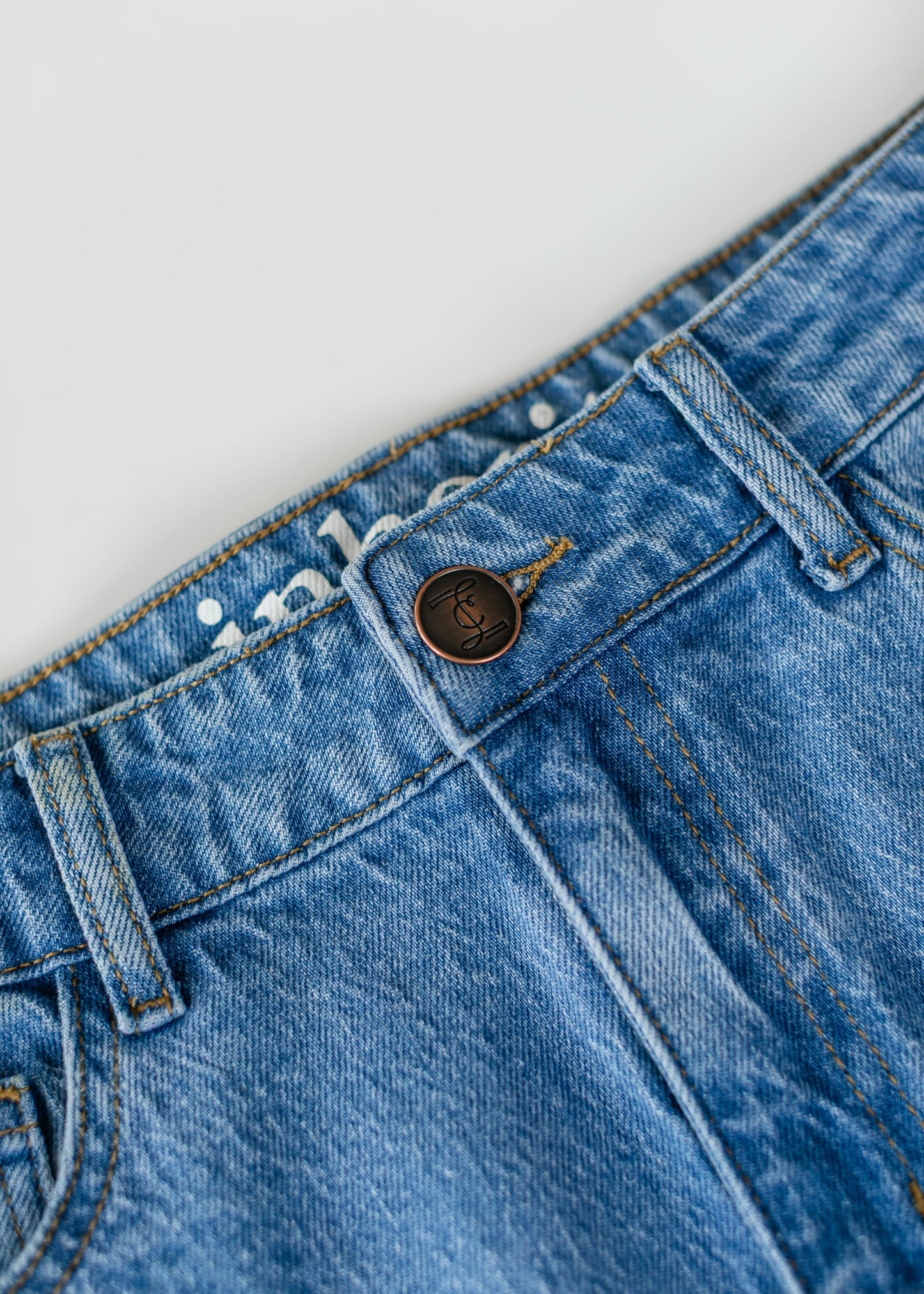 Falda midi clásica Remi Denim