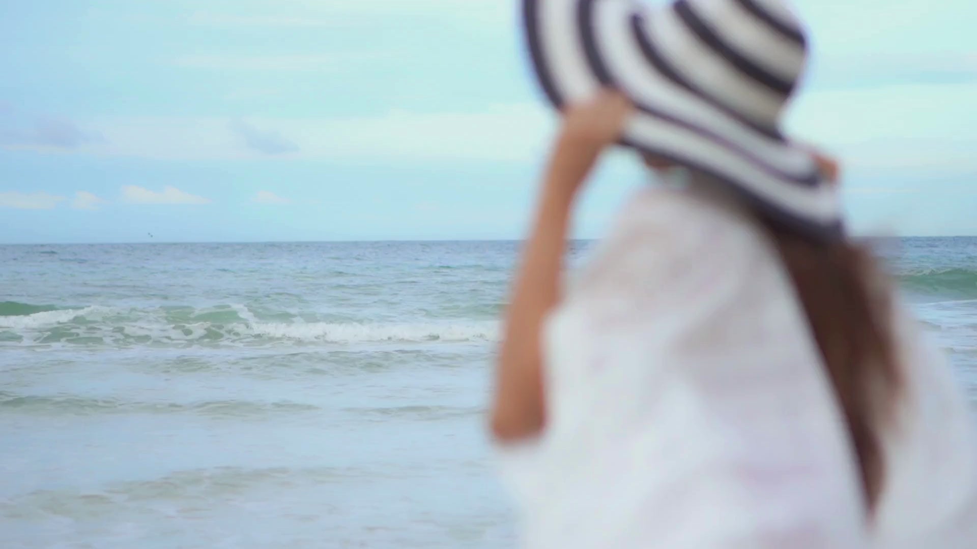 Cargar video: Ropa de mares tropicales