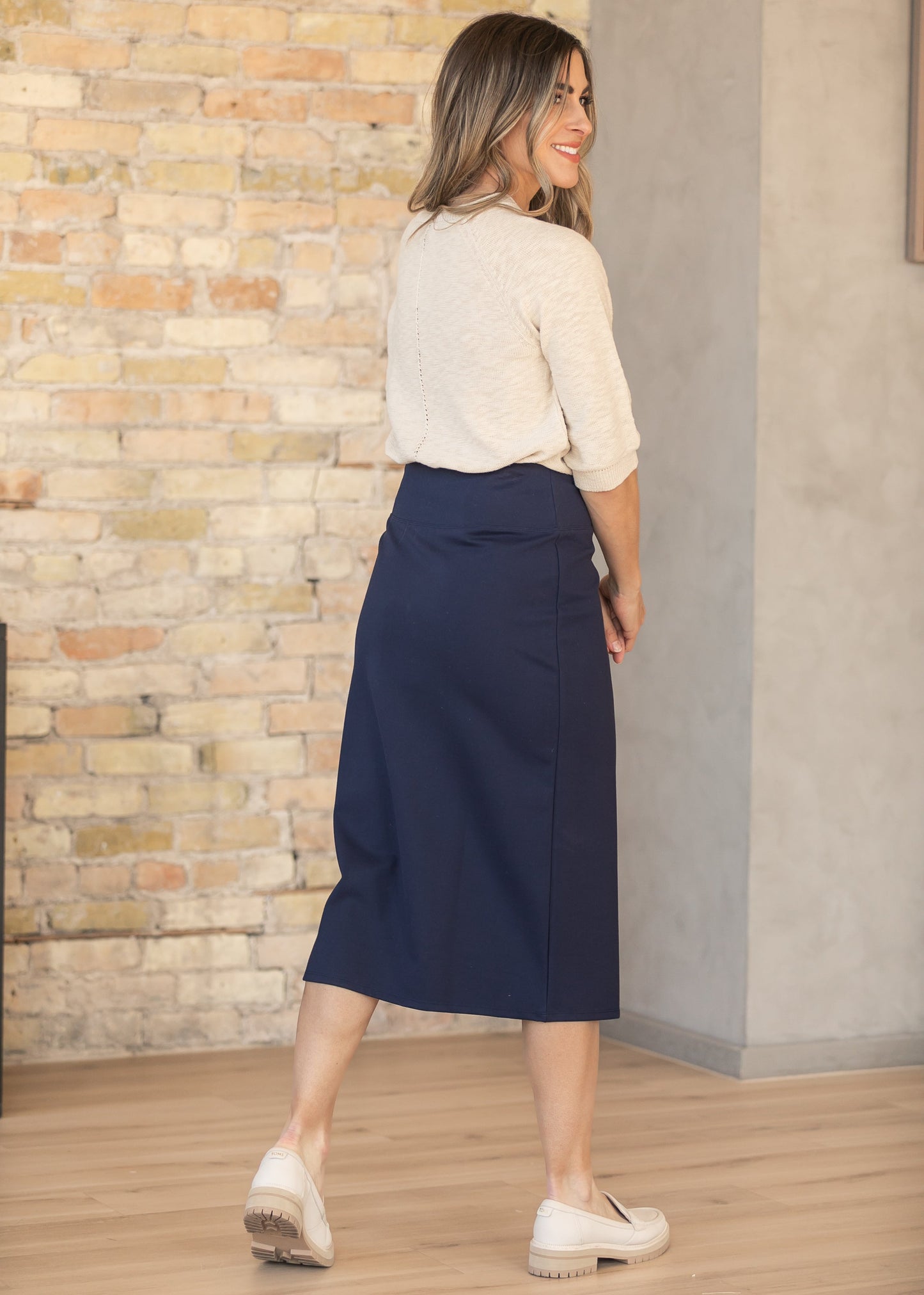 Falda Midi Quinn de 31 pulgadas - VENTA FINAL