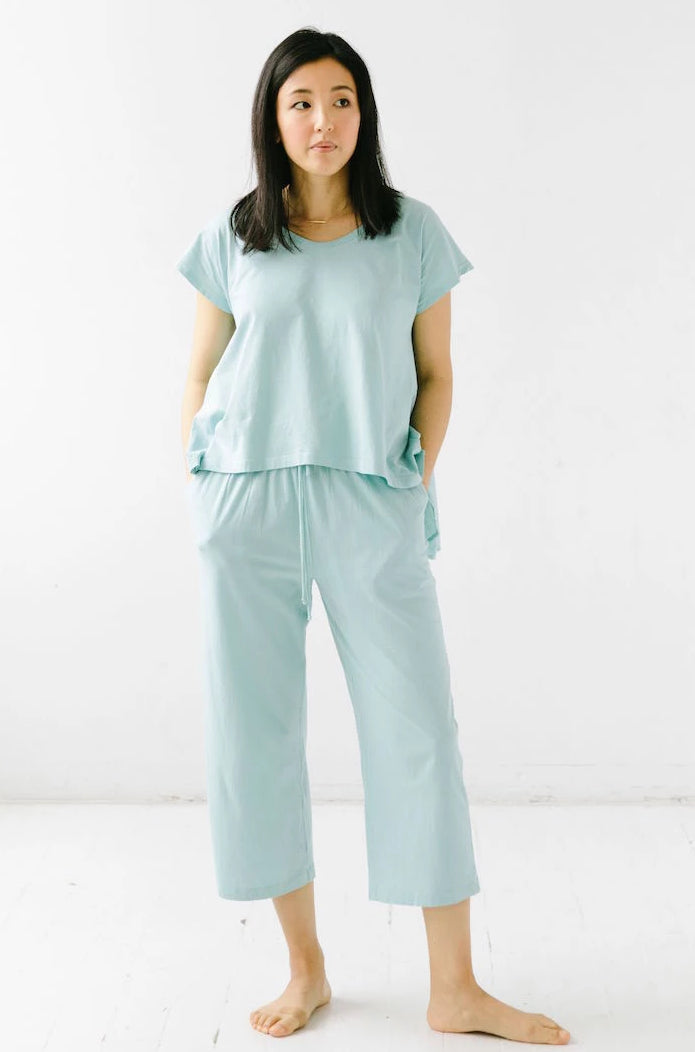 Camiseta corta y pantalones capri SALUA