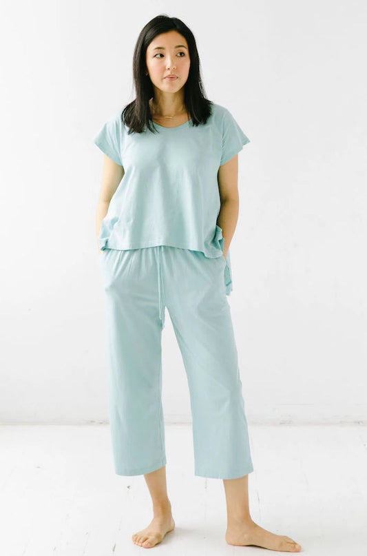 Camiseta corta y pantalones capri SALUA