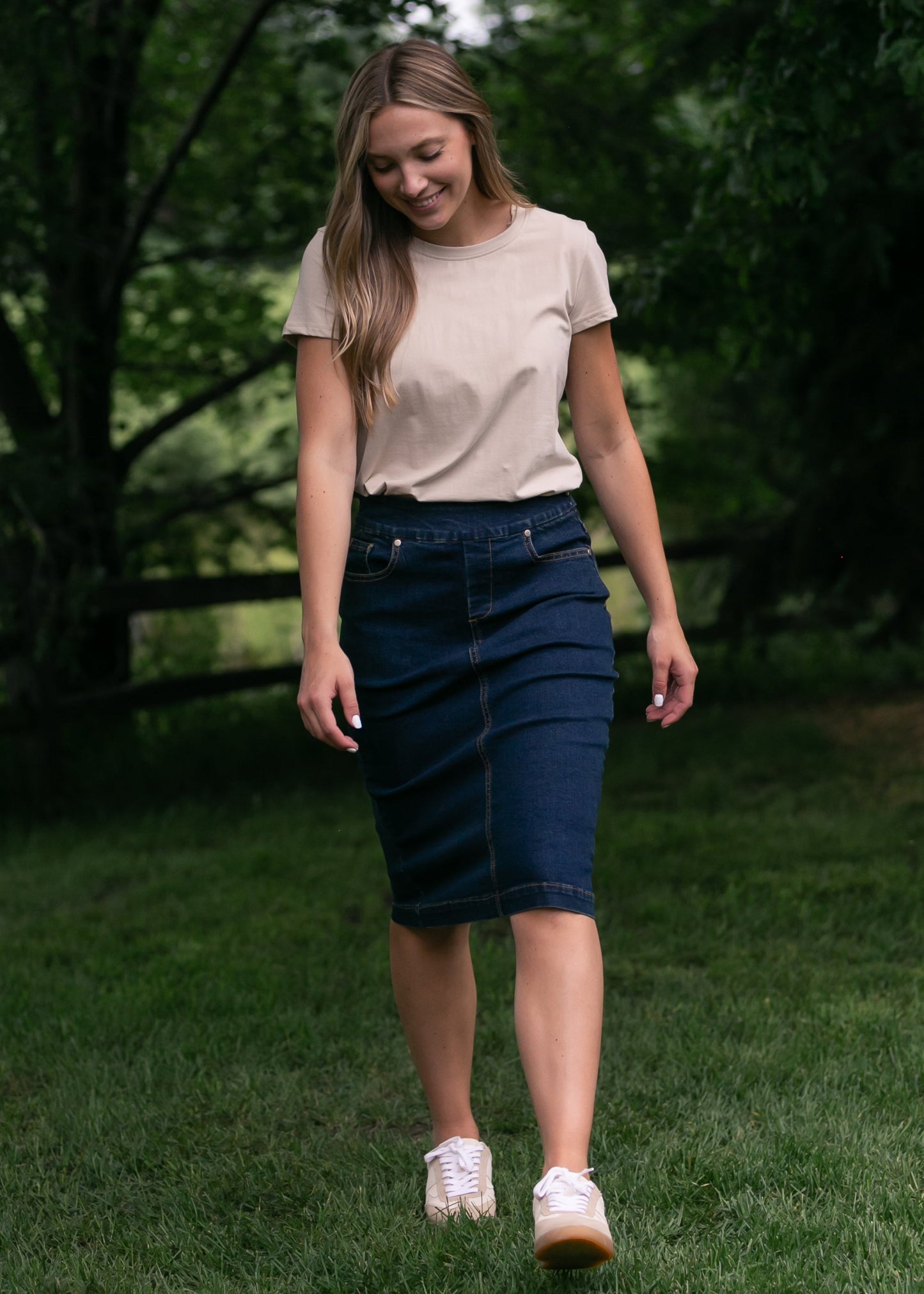 Falda midi de mezclilla Sandra Dark Wash