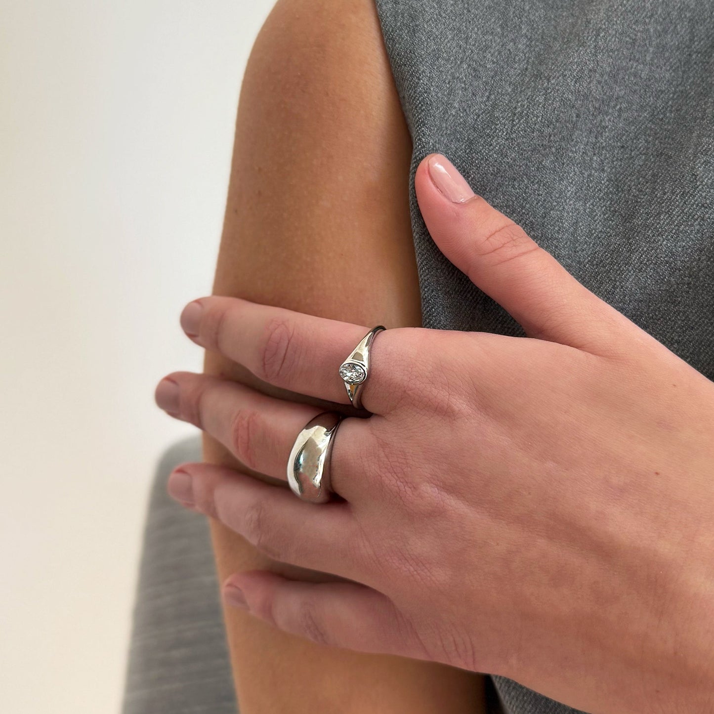 Anillo de burbuja con cúpula plateada SIMONE