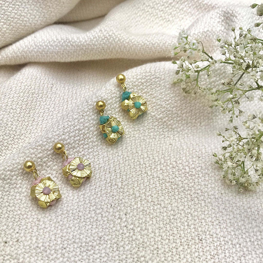 Pendientes de flores de Keya