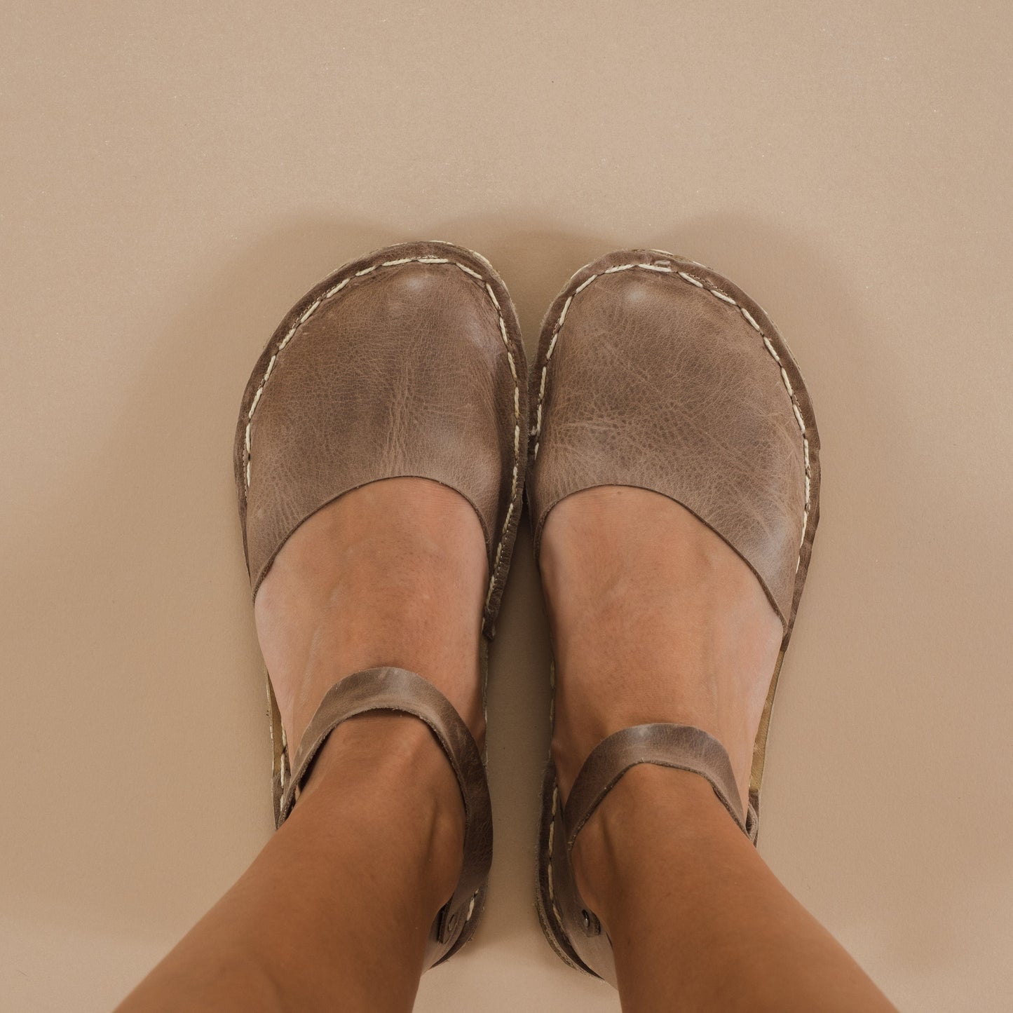 Sandalias descalzas color tostado natural