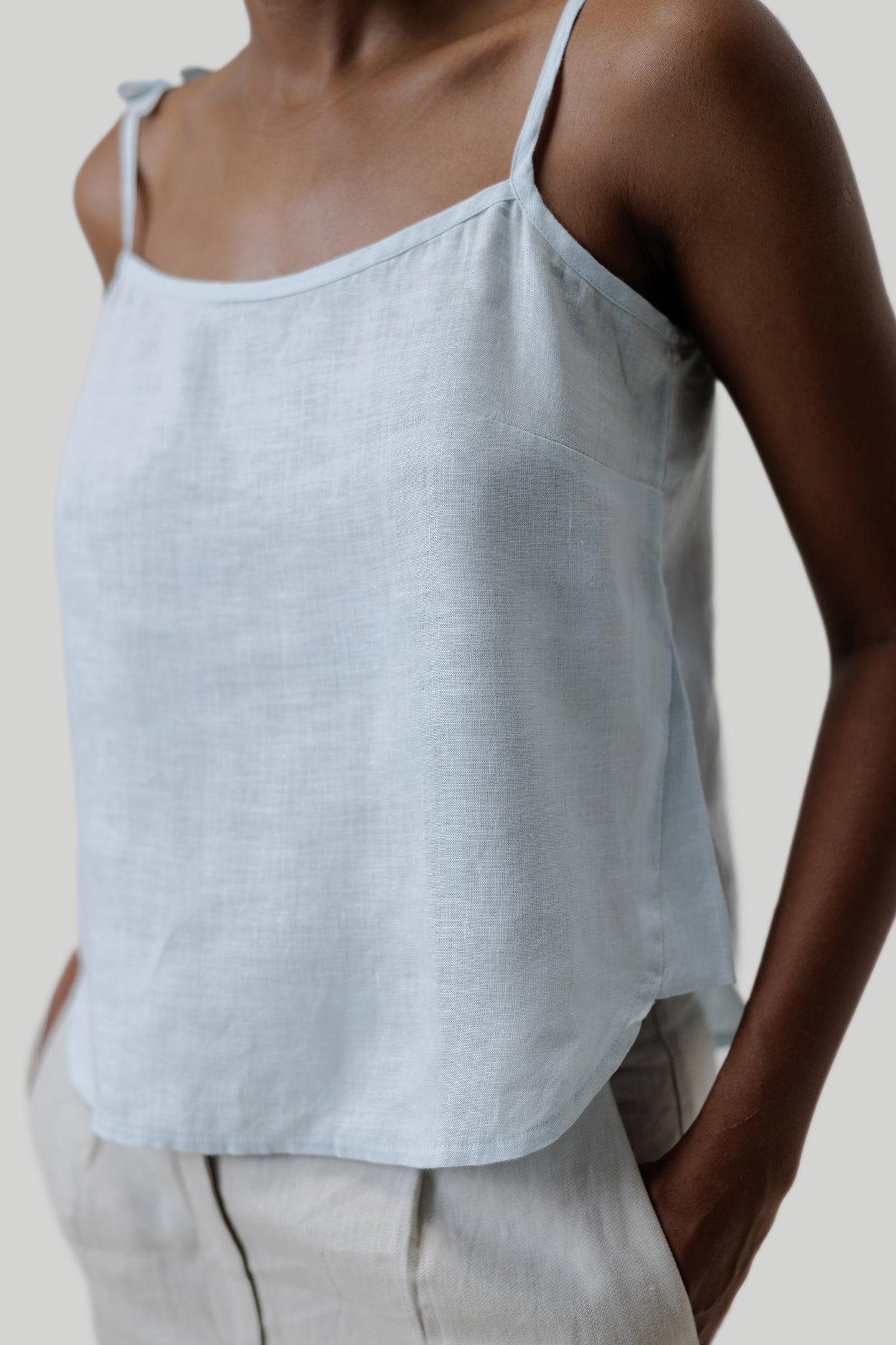Camisola con lazo en azul