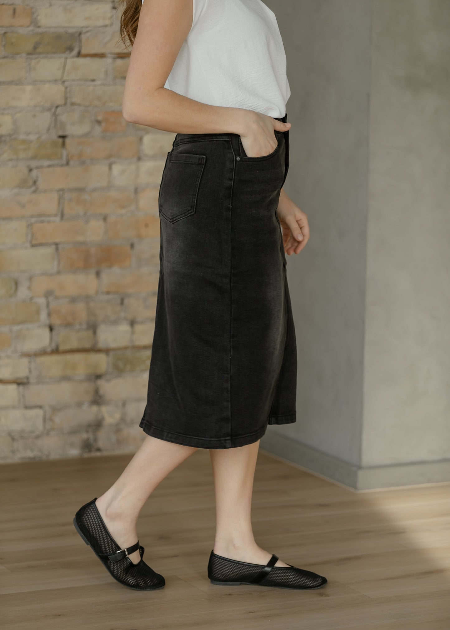 Falda midi de mezclilla negra Tiffany - VENTA FINAL