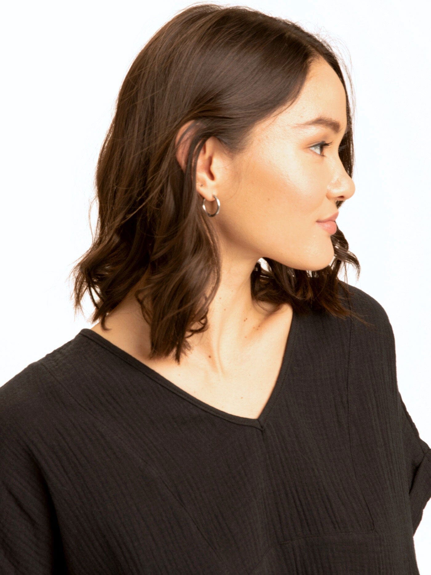 Top de cuello en V de gasa Honora