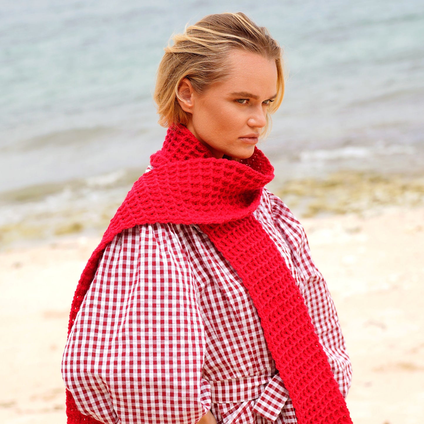 Bufanda de crochet WAFFLE en rojo