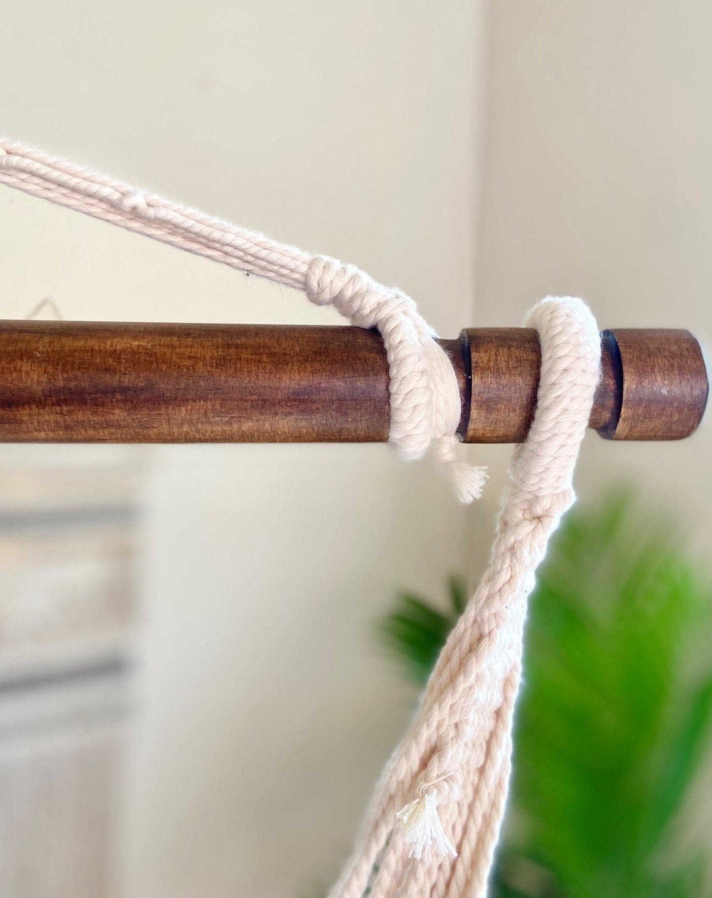 Silla hamaca colgante estilo boho morado con borlas | LILY