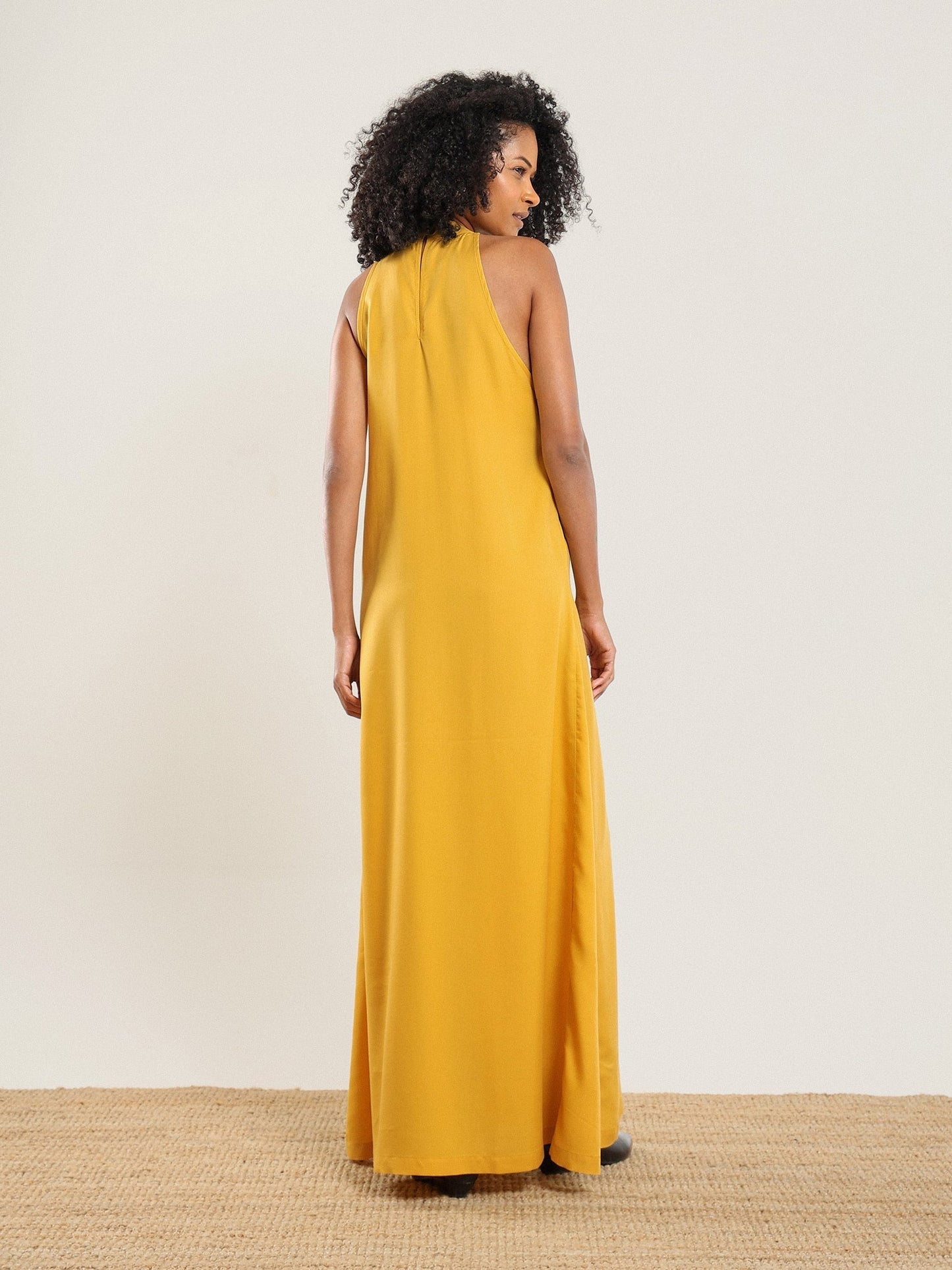 Vestido halter de tencel - Miel